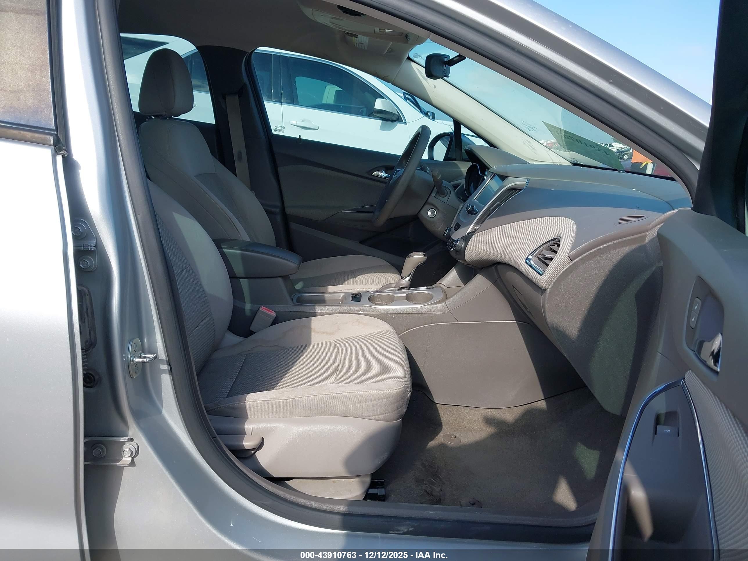 CHEVROLET CRUZE image 5