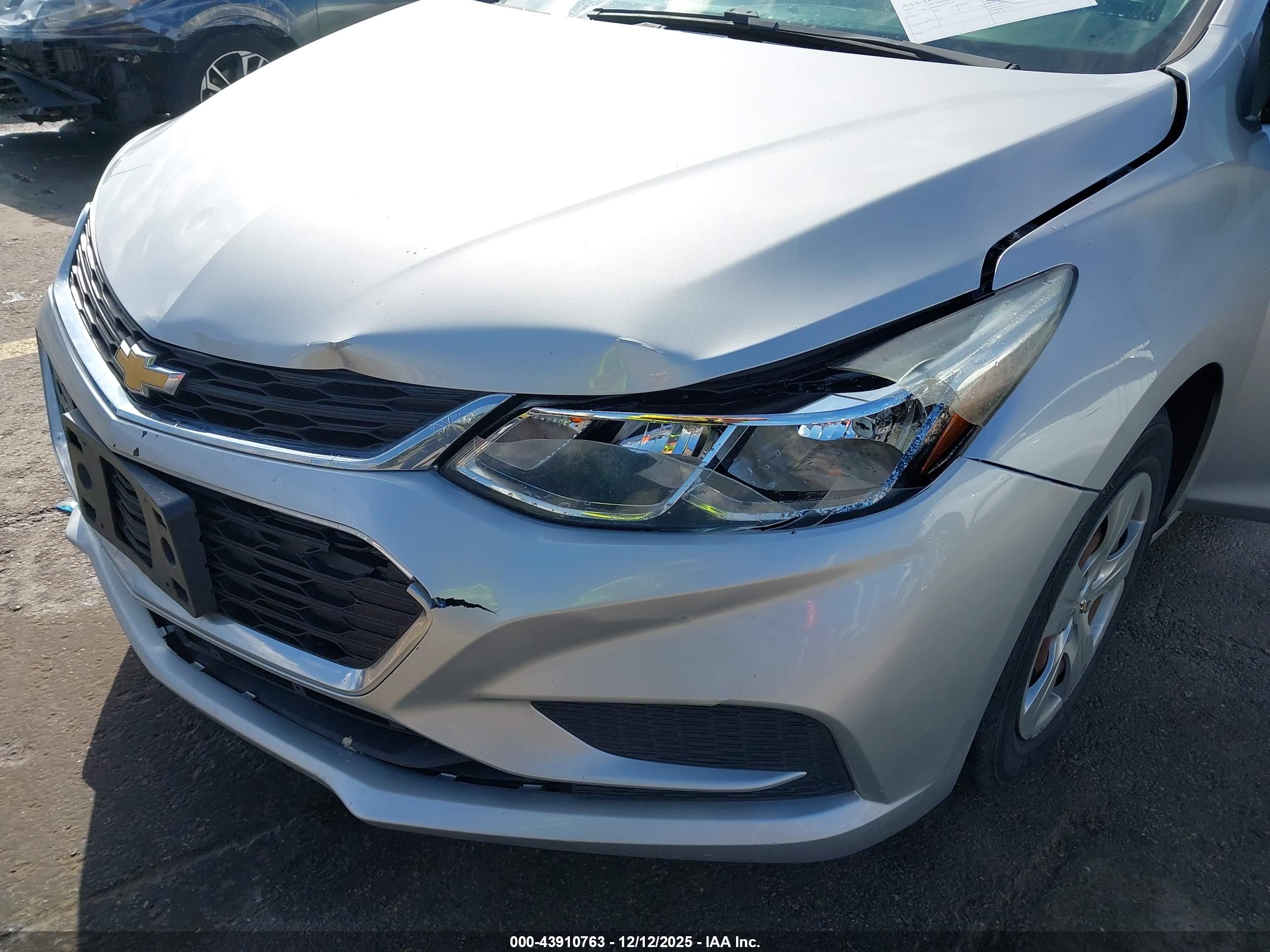 CHEVROLET CRUZE image 6