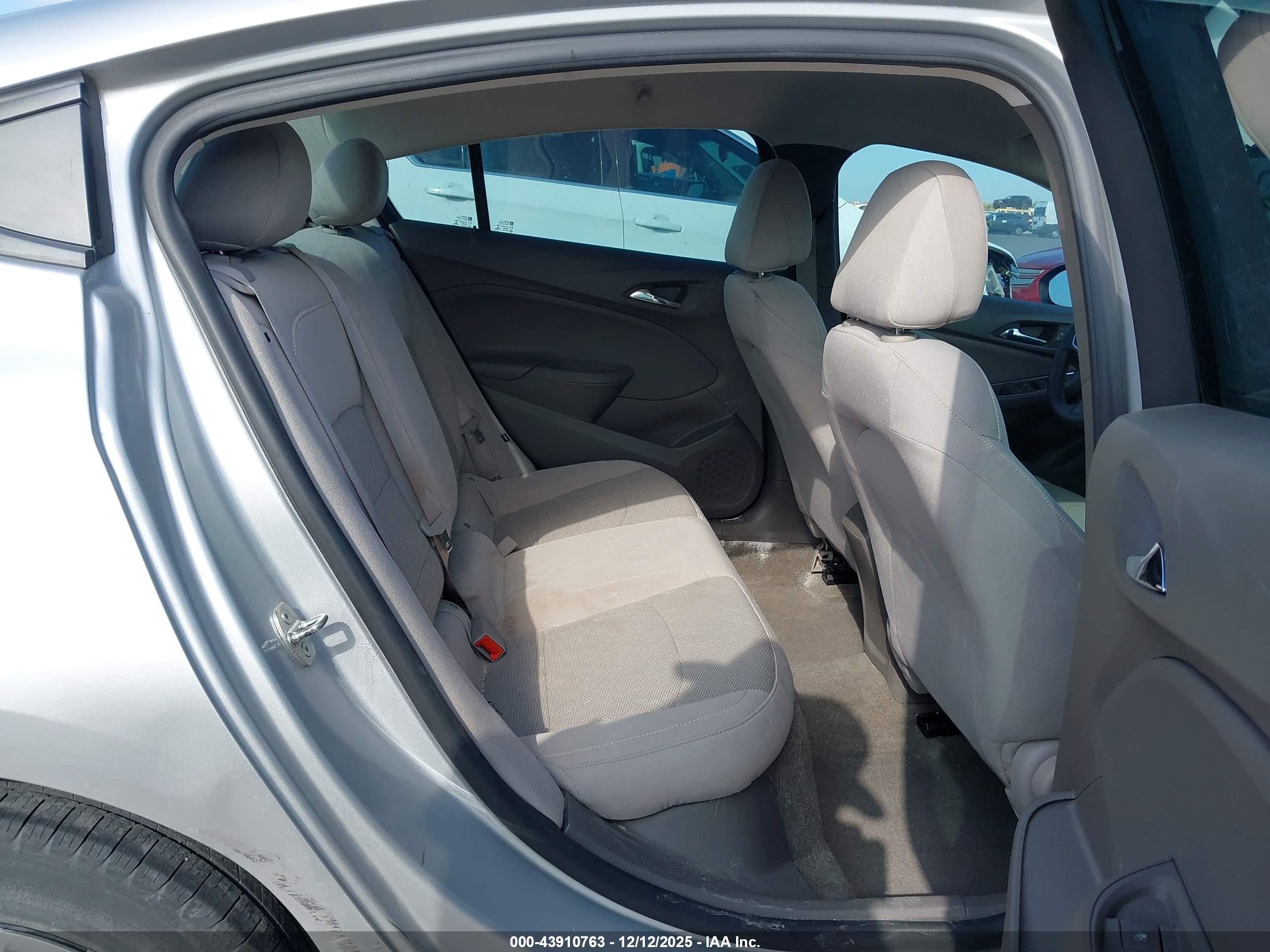 CHEVROLET CRUZE image 8