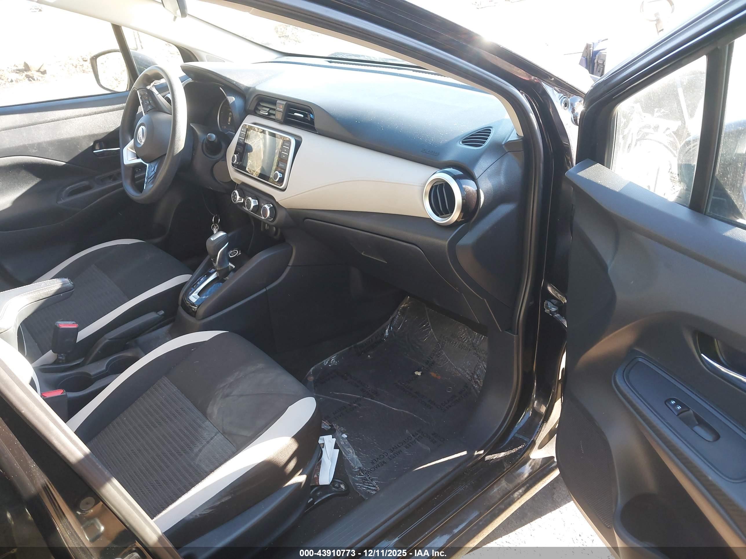 NISSAN VERSA image 5