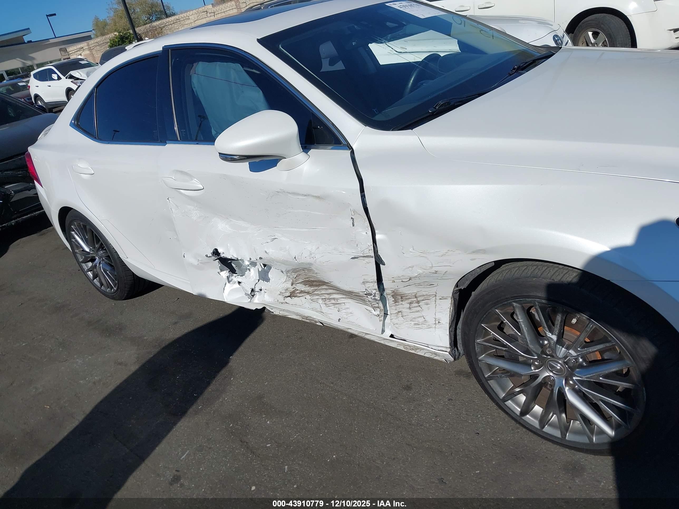 LEXUS IS image 6