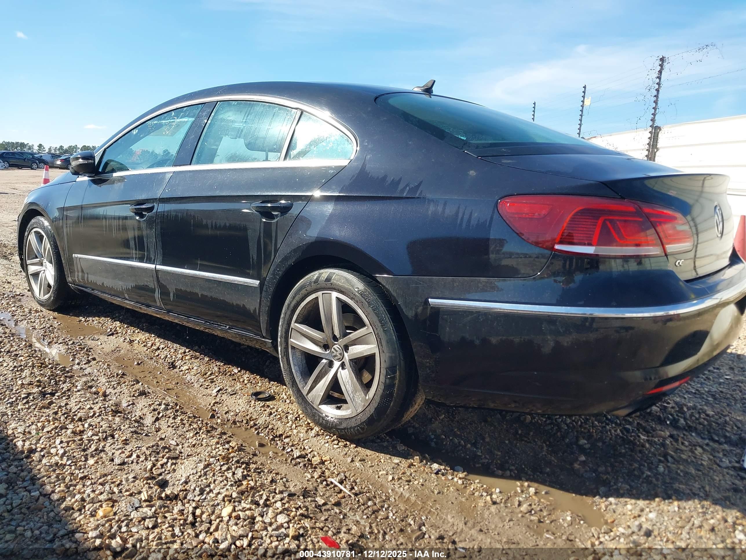 VOLKSWAGEN CC image 3