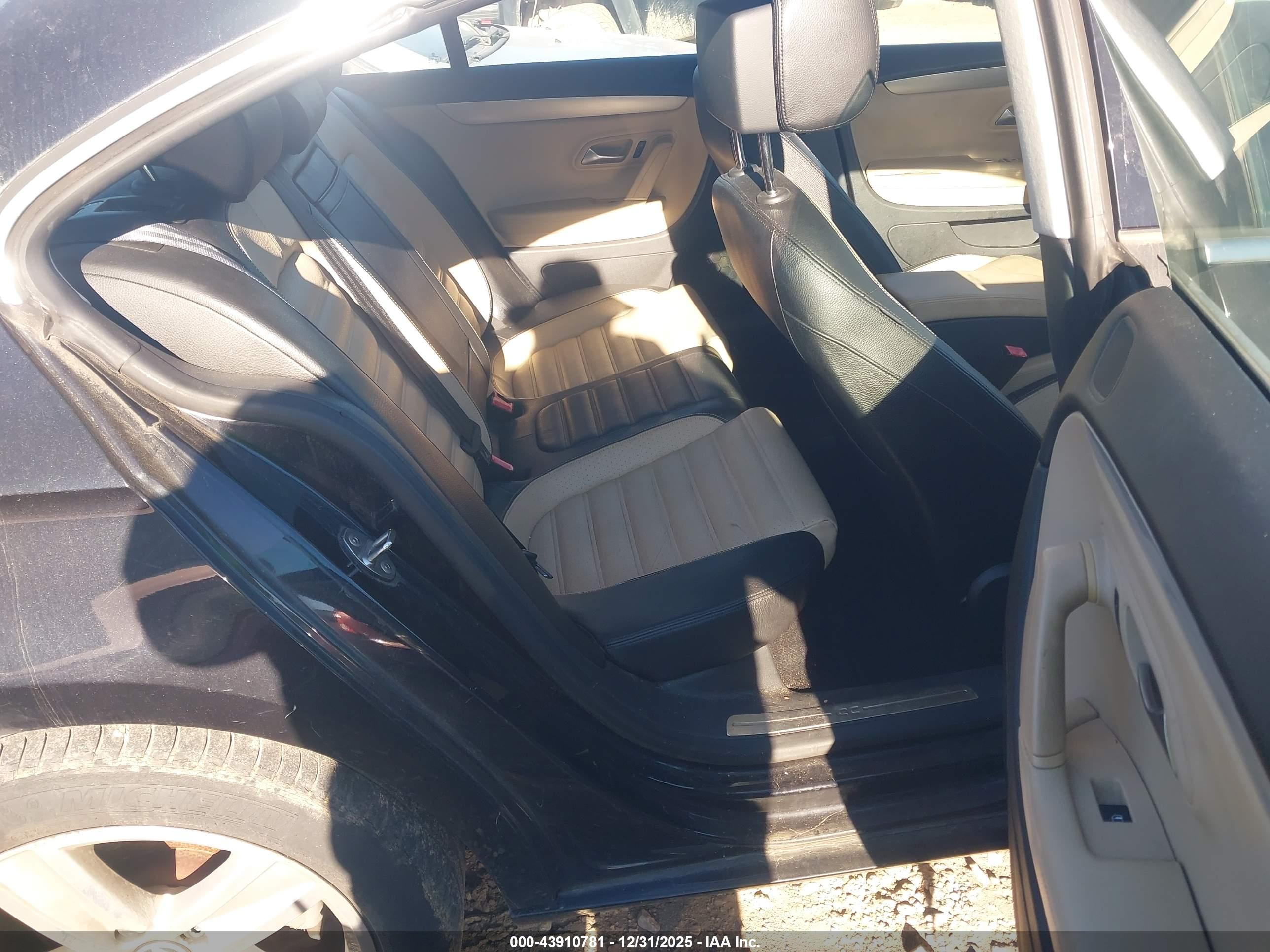 VOLKSWAGEN CC image 8