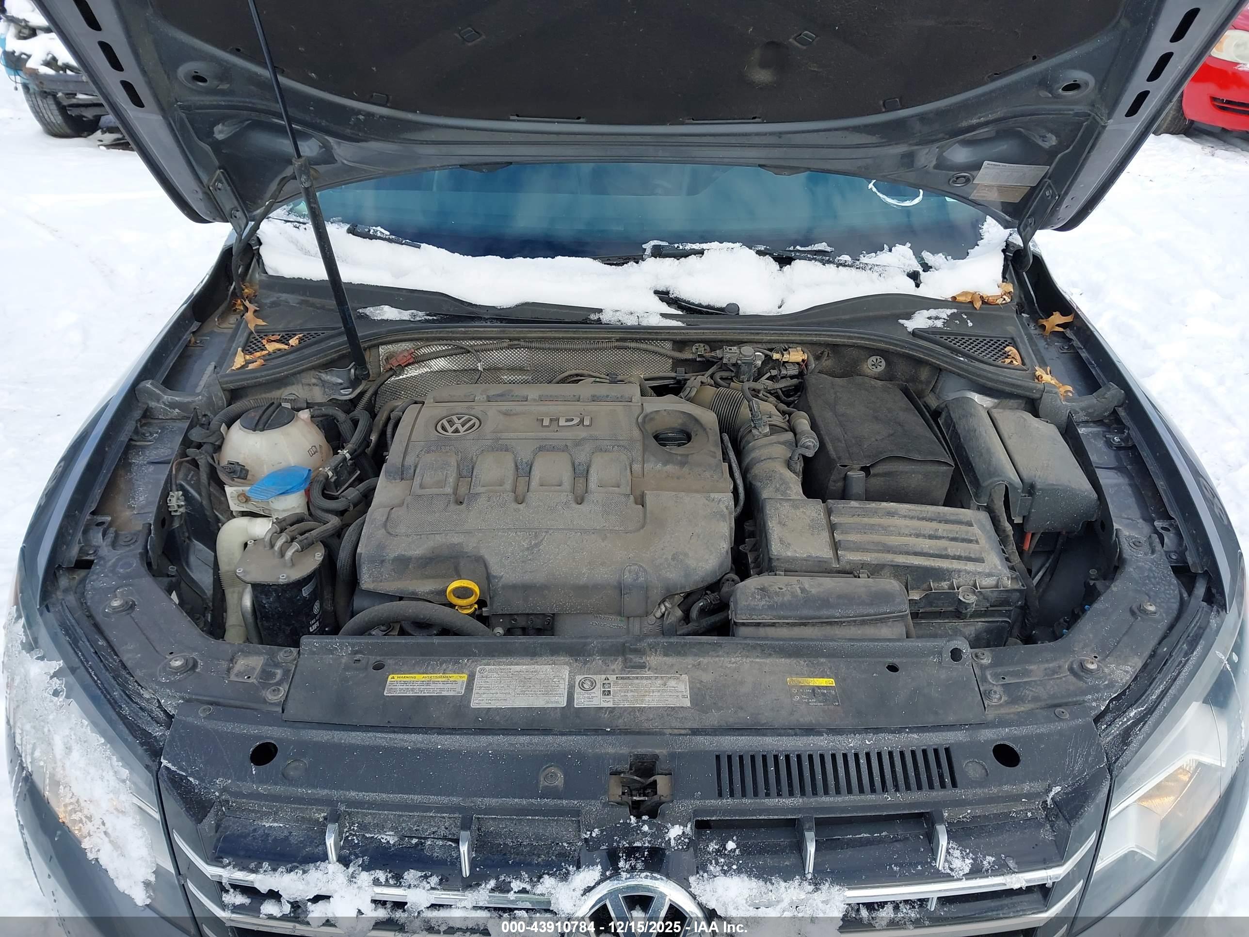 VOLKSWAGEN PASSAT image 10