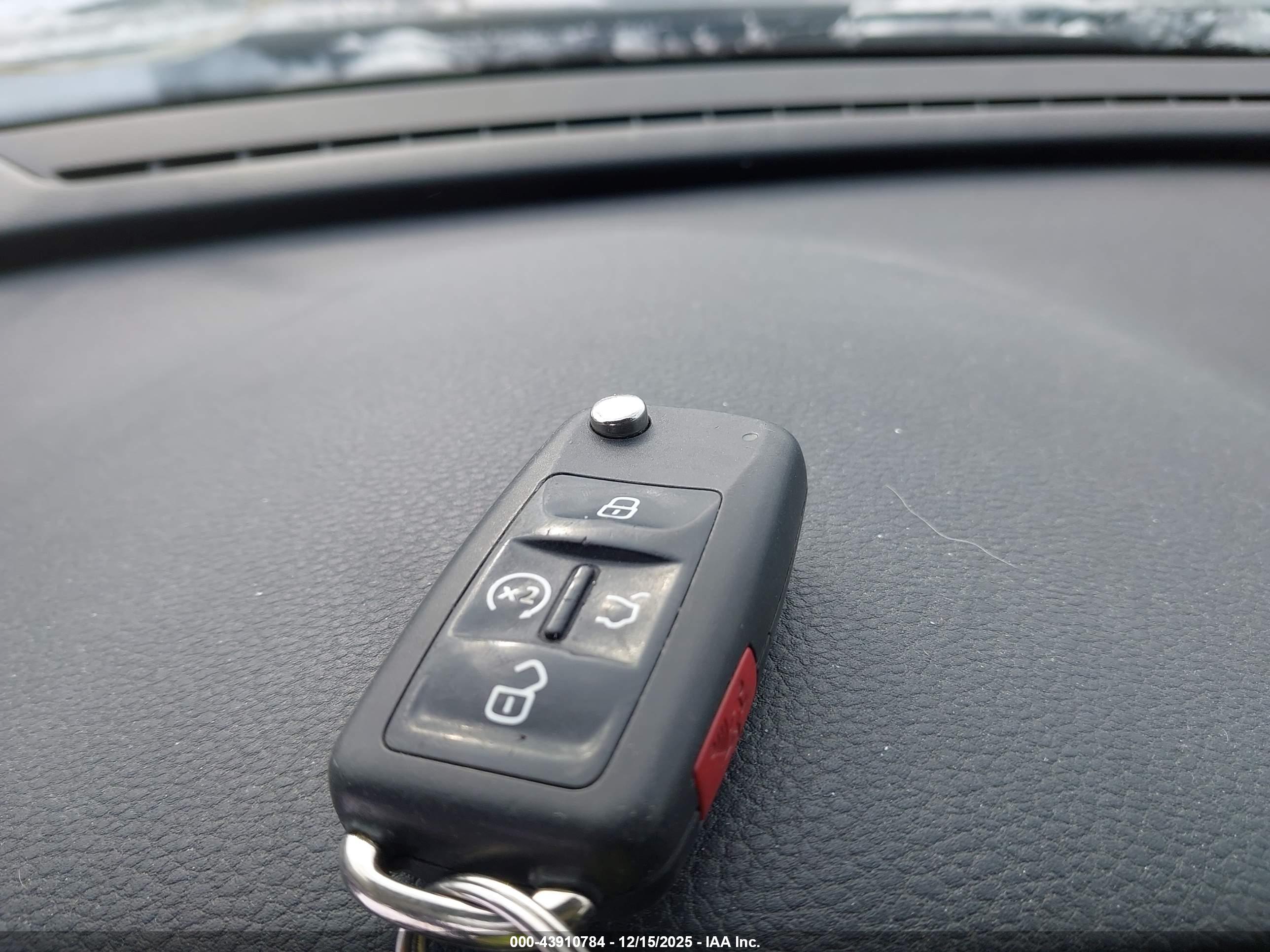 VOLKSWAGEN PASSAT image 11