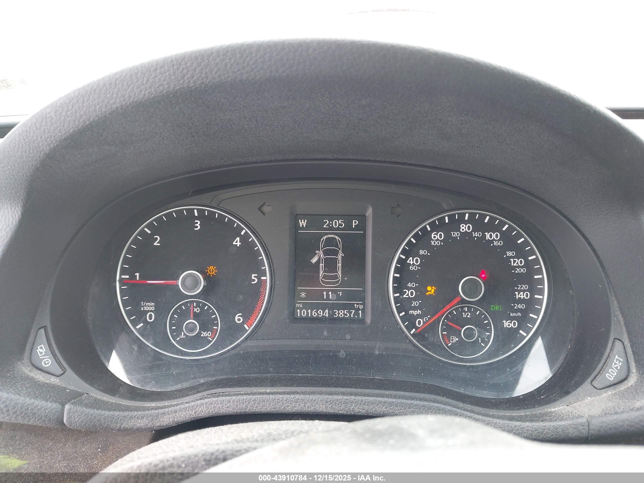 VOLKSWAGEN PASSAT image 7