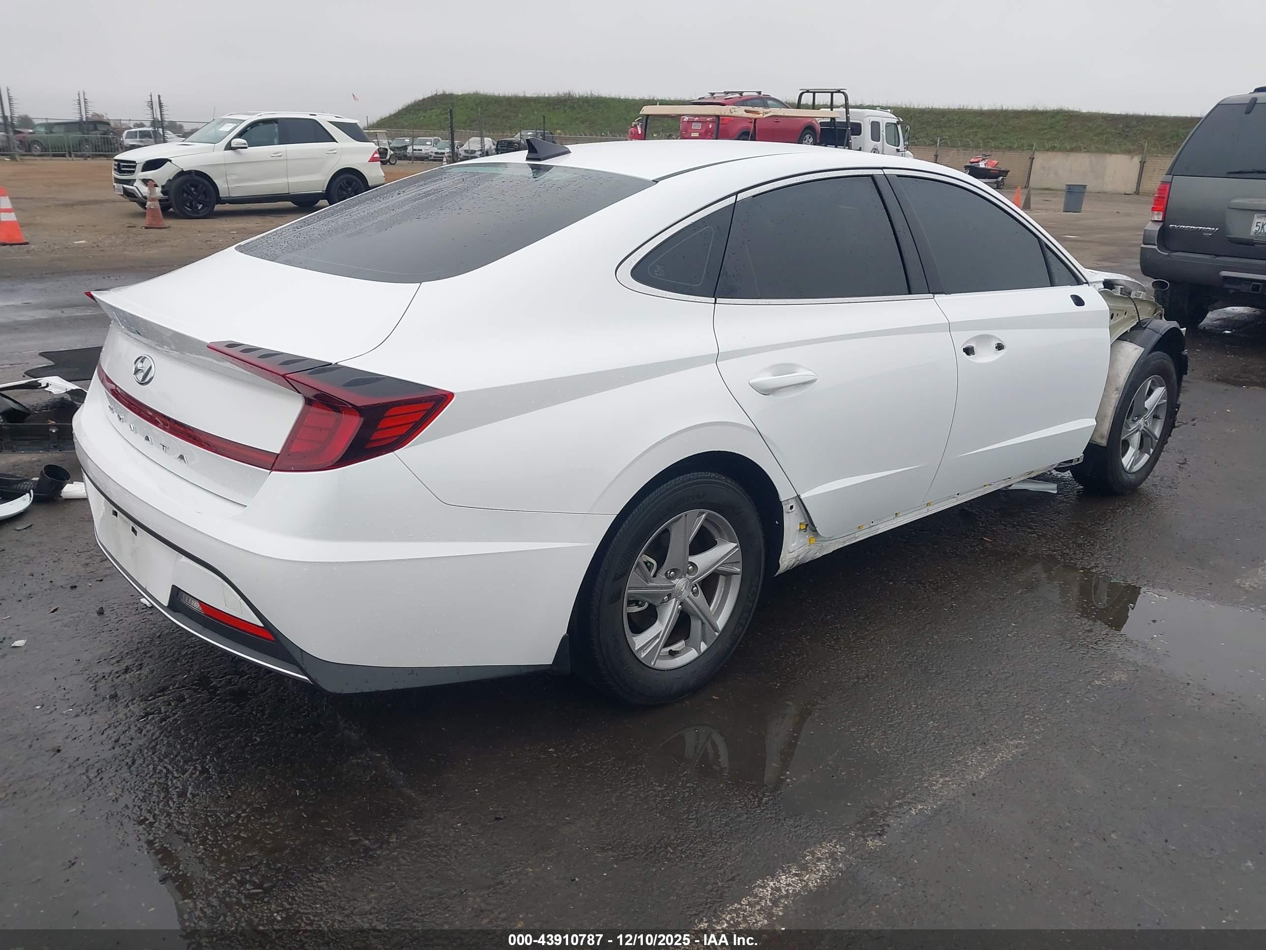 HYUNDAI SONATA image 4