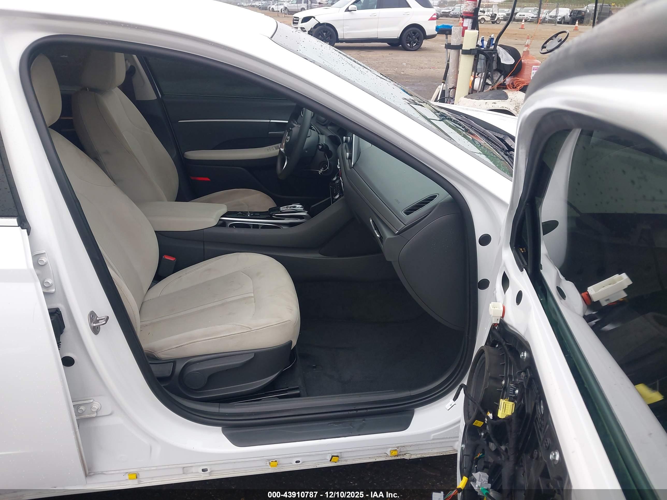 HYUNDAI SONATA image 5
