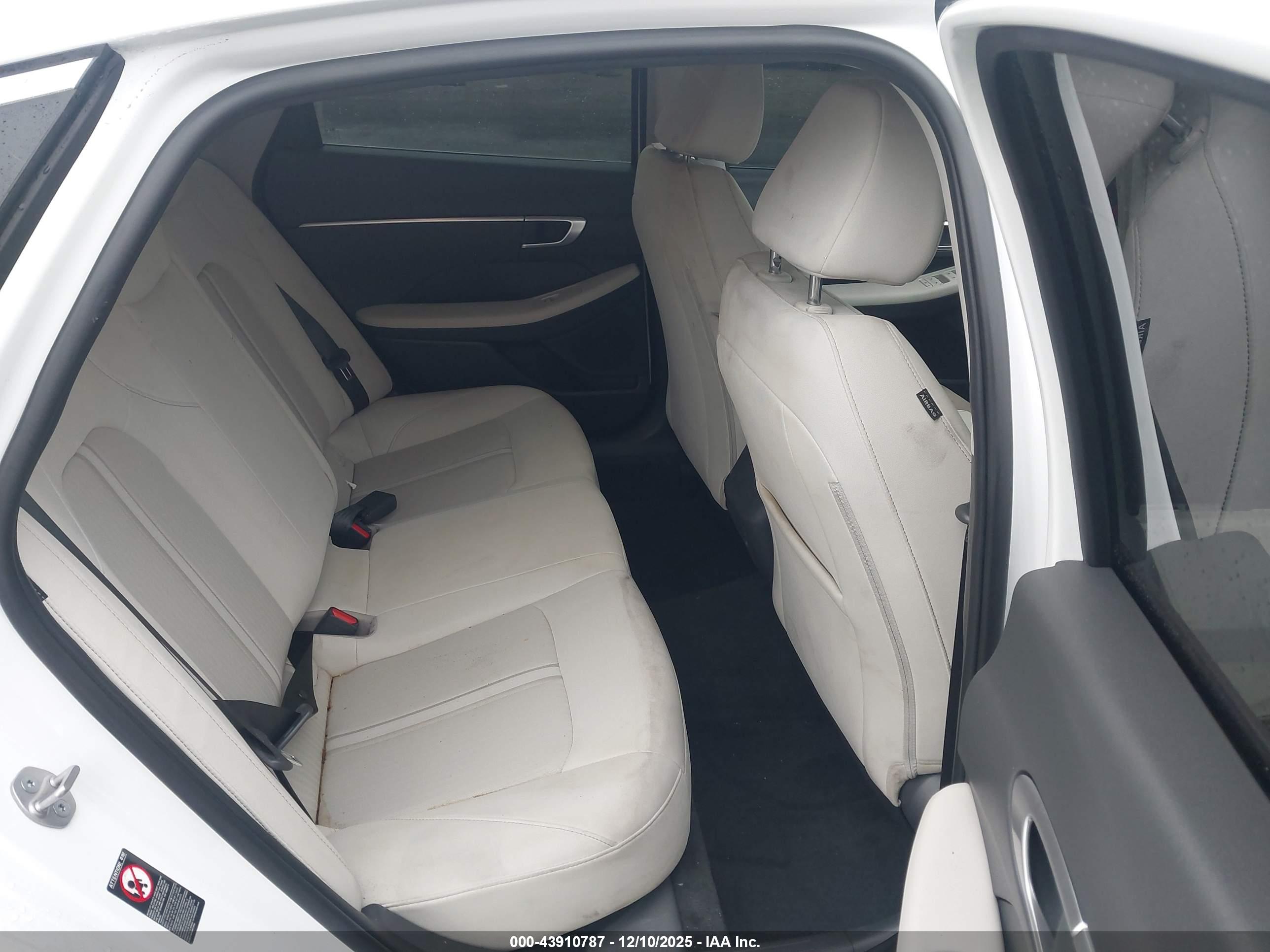HYUNDAI SONATA image 8