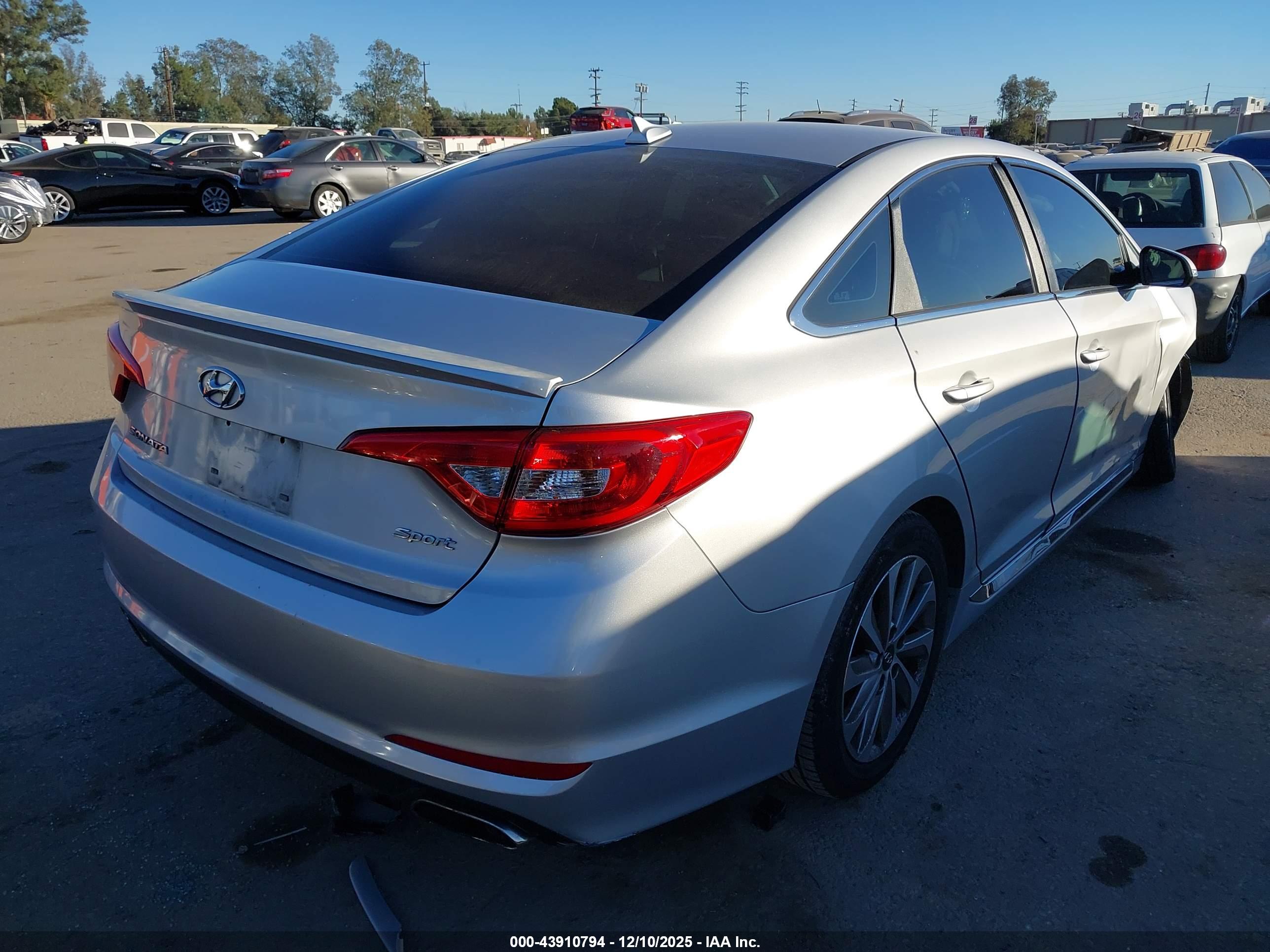 HYUNDAI SONATA image 4