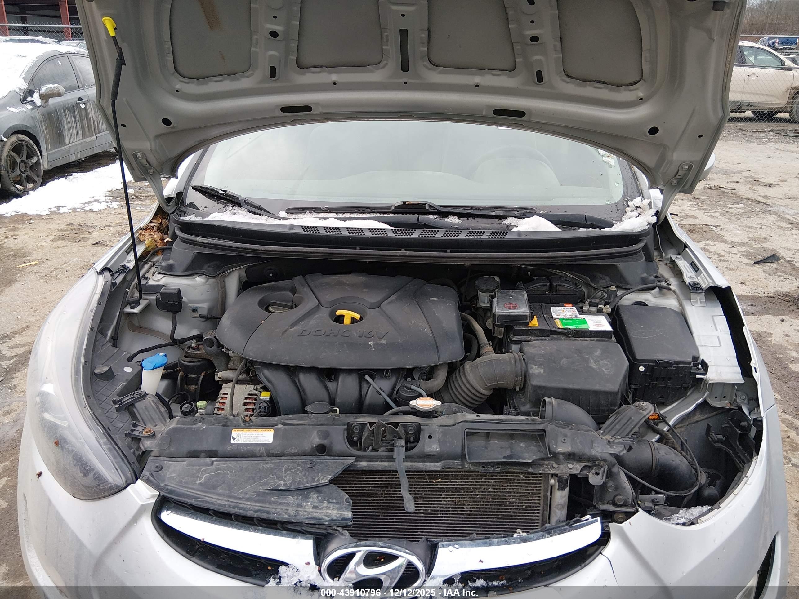 HYUNDAI ELANTRA image 10