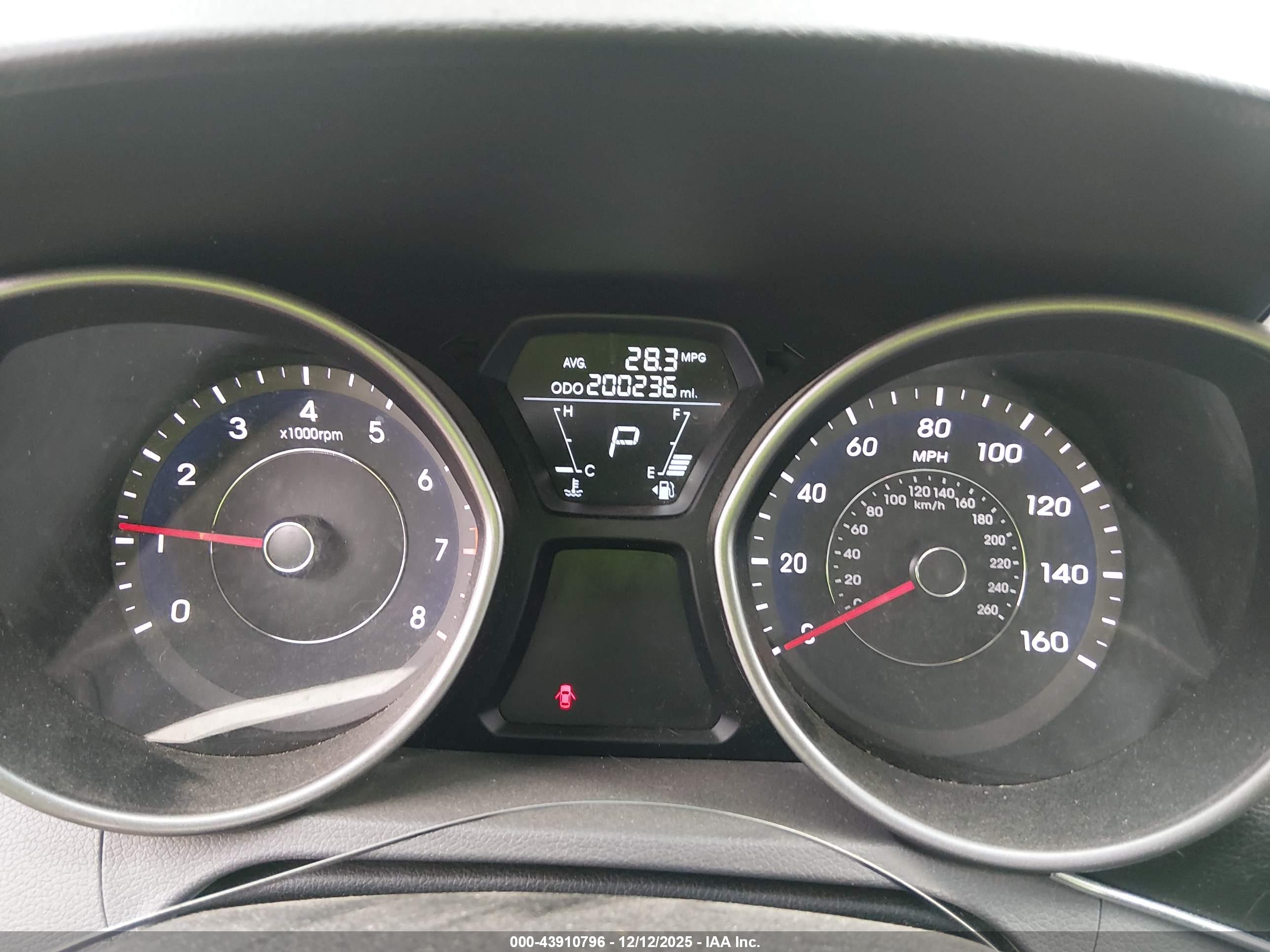 HYUNDAI ELANTRA image 7