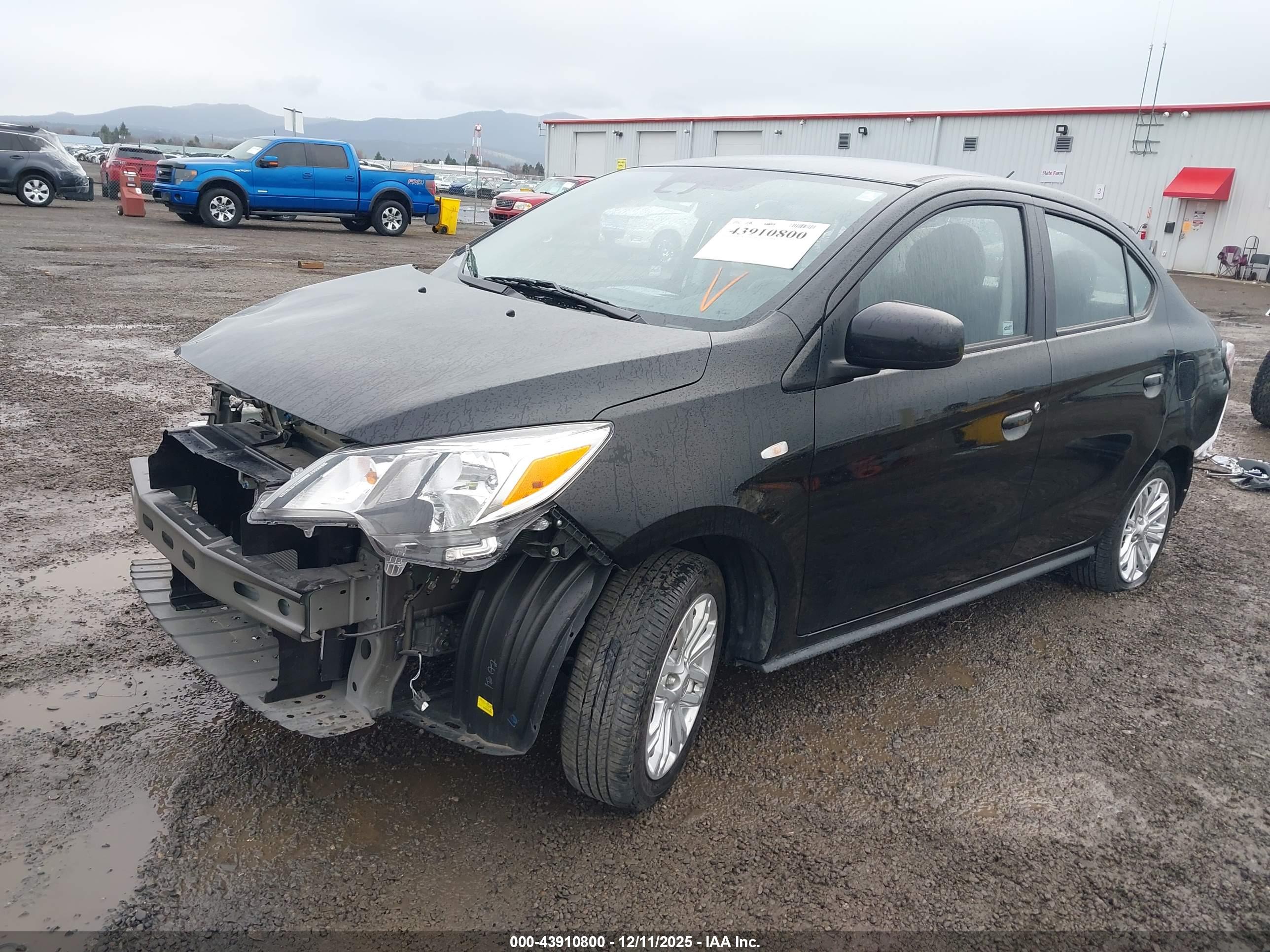 MITSUBISHI MIRAGE image 2
