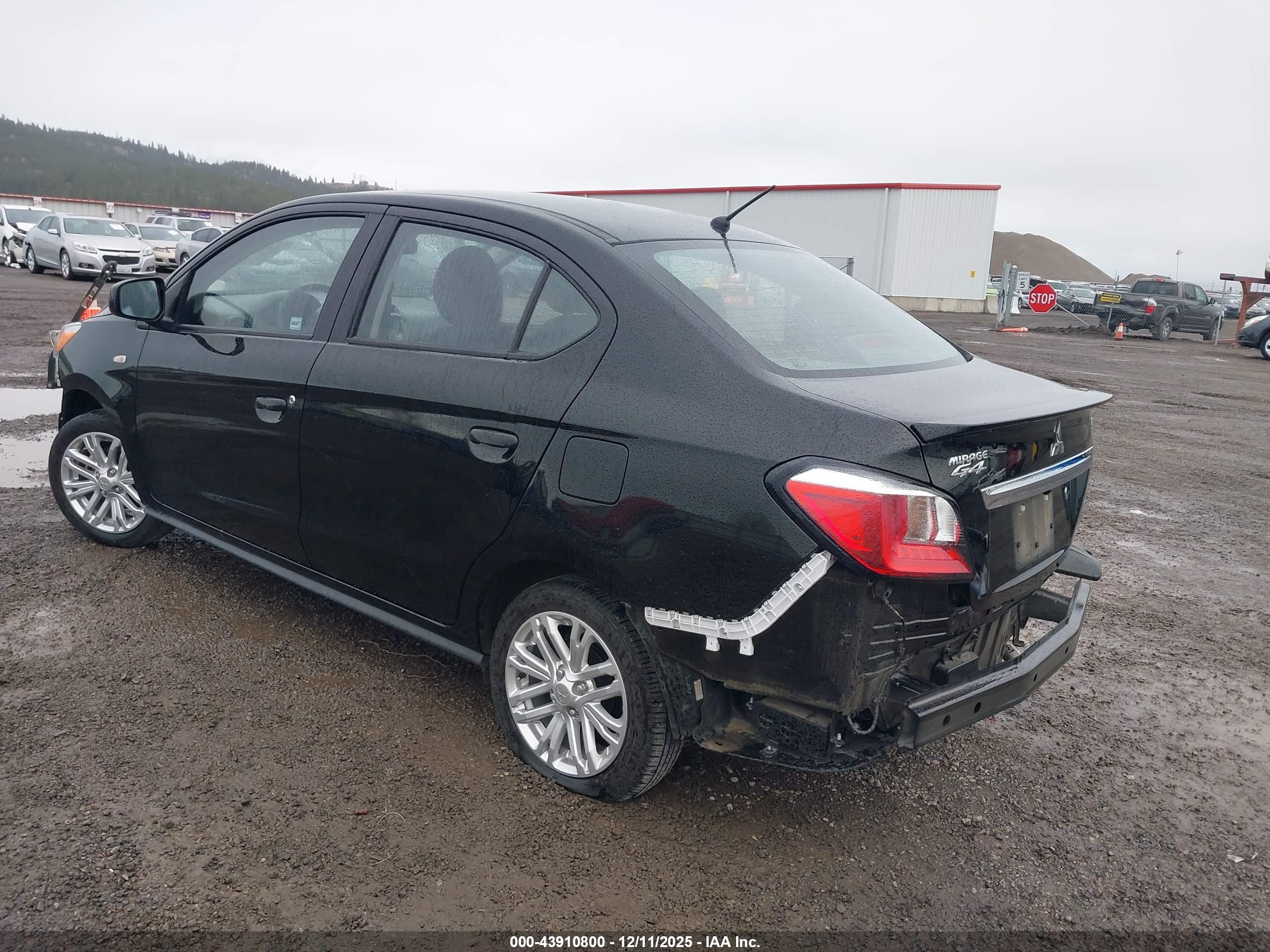 MITSUBISHI MIRAGE image 3