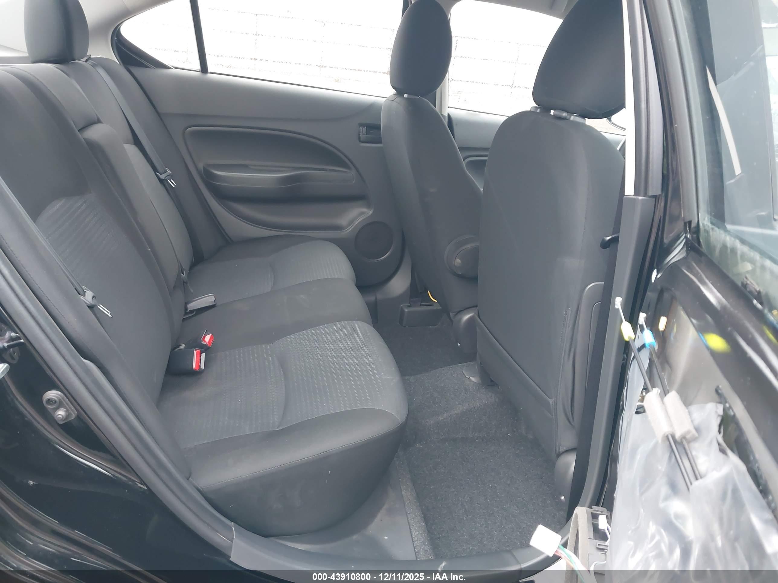 MITSUBISHI MIRAGE image 8