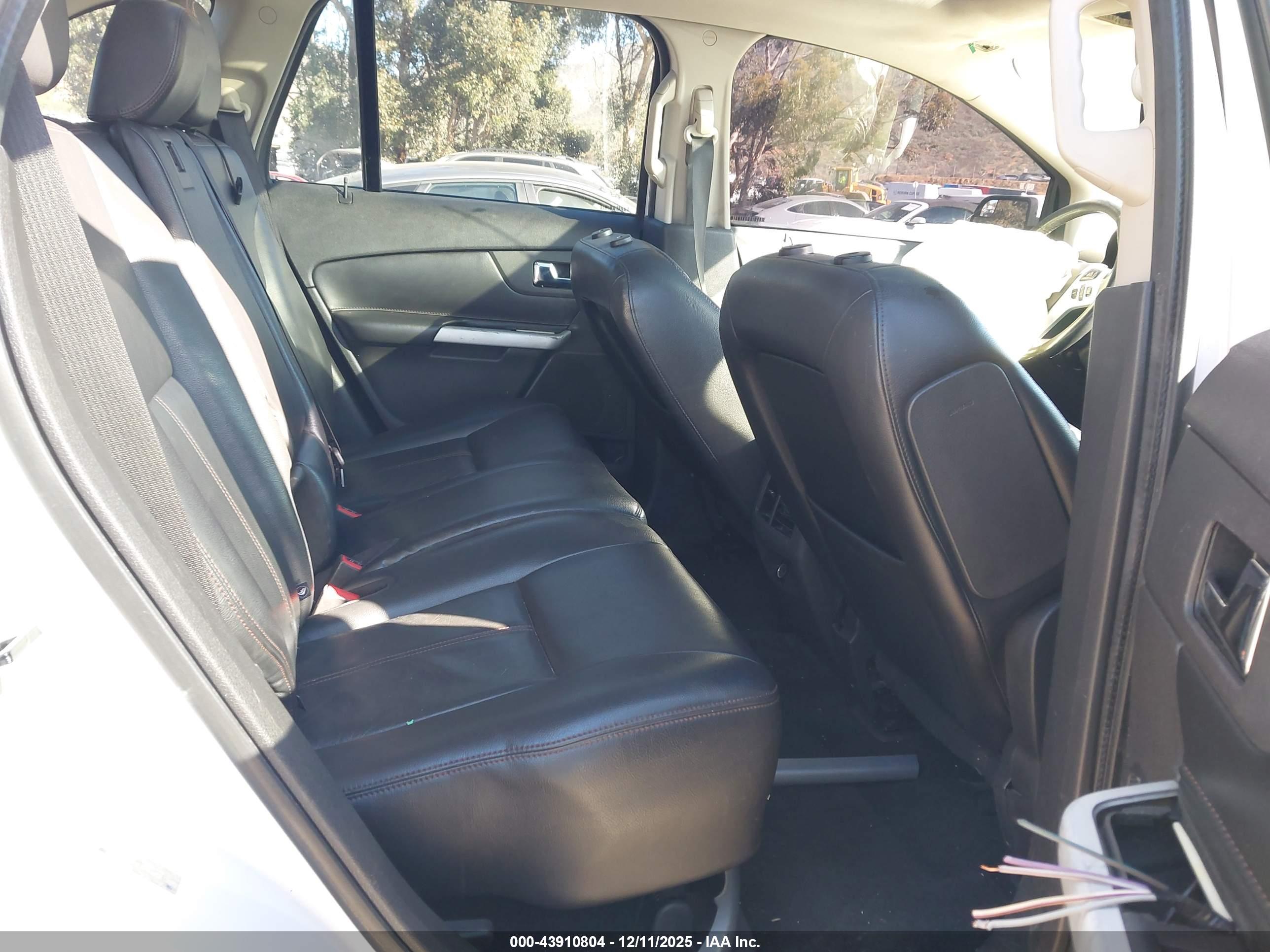FORD EDGE image 8