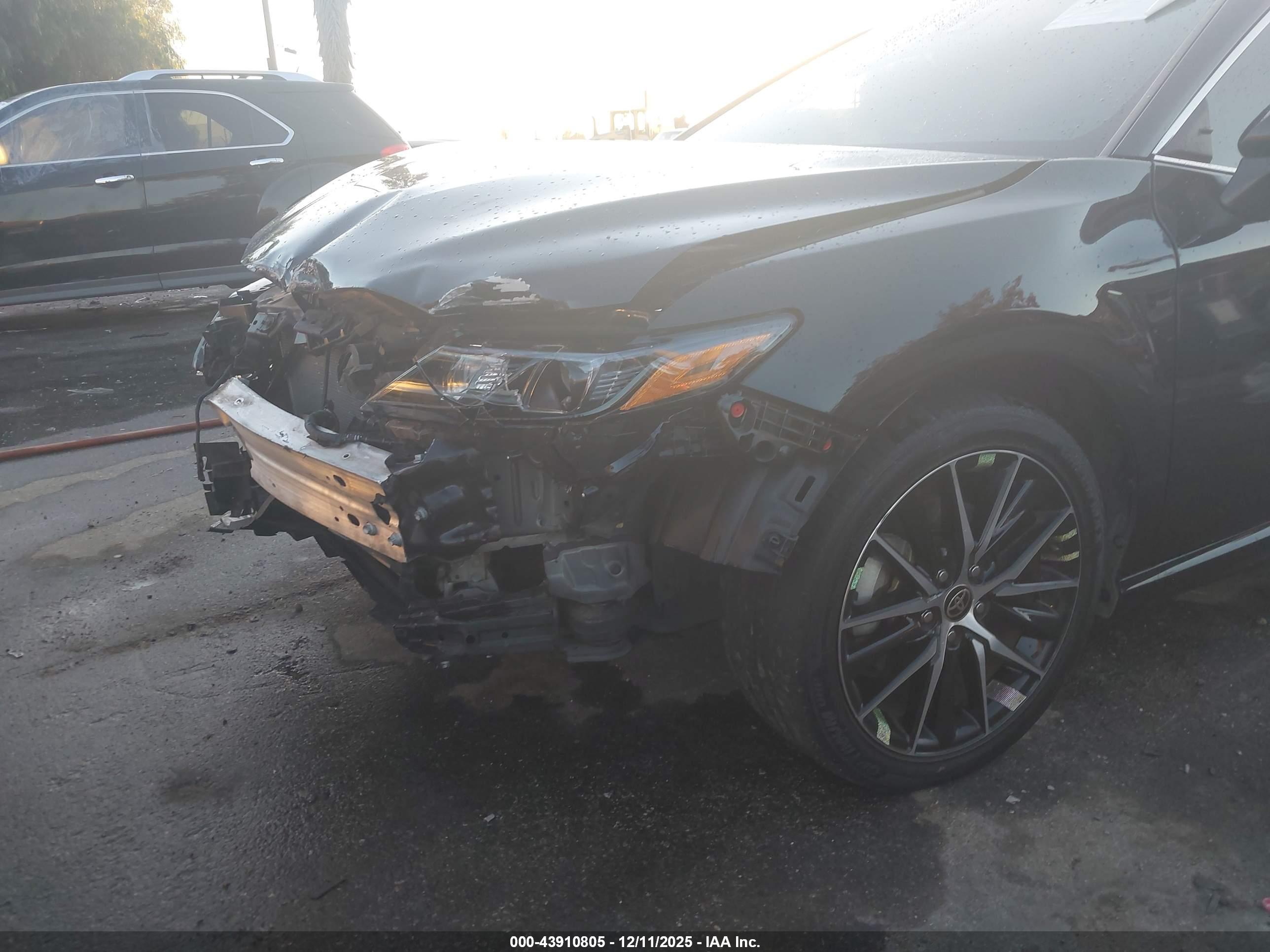 TOYOTA CAMRY image 6