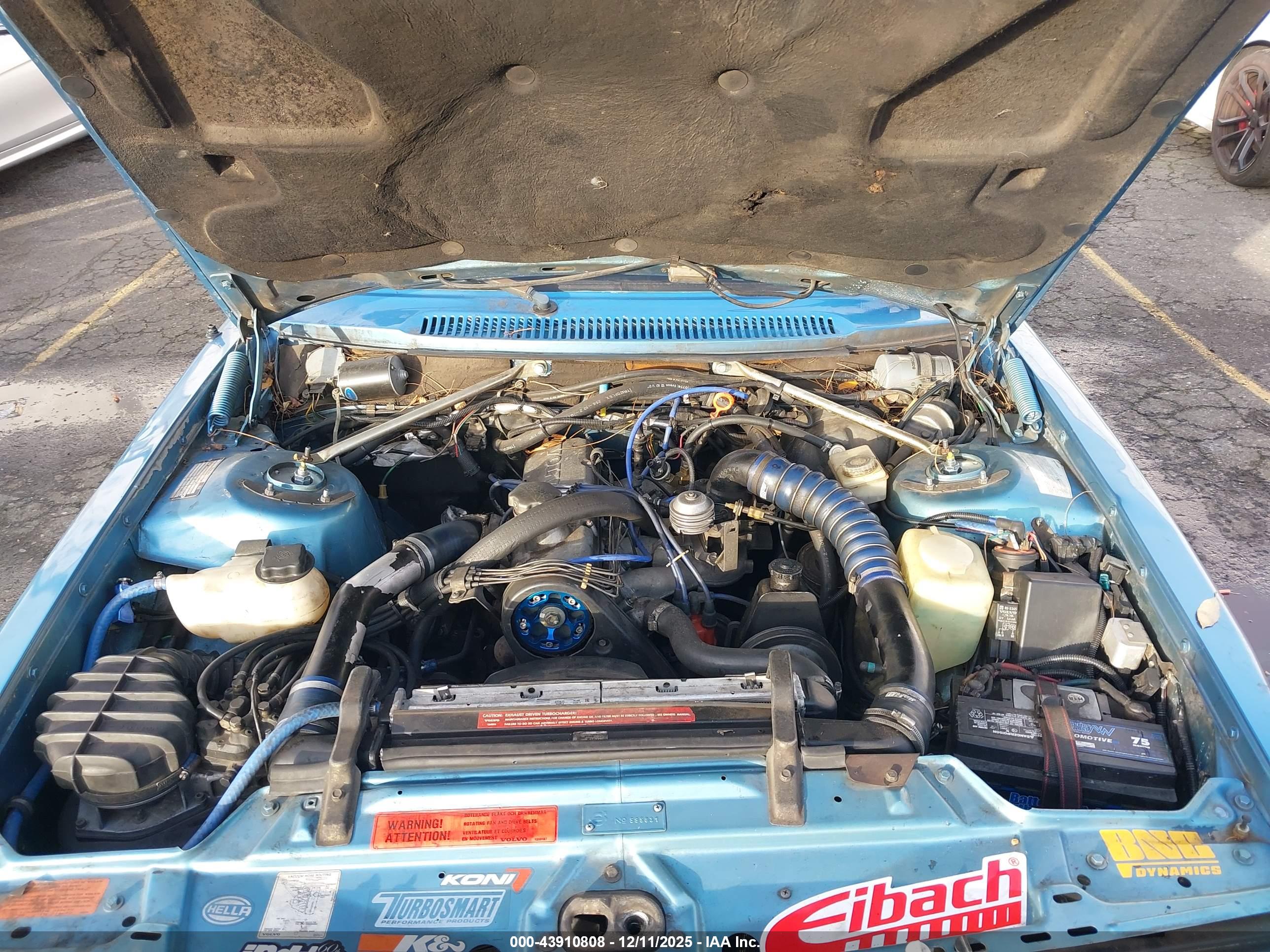 VOLVO 245 image 10
