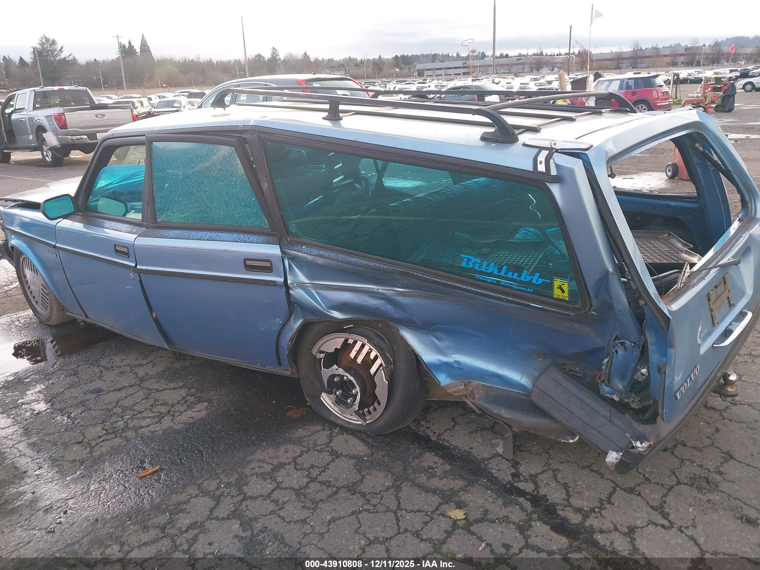 VOLVO 245 image 6