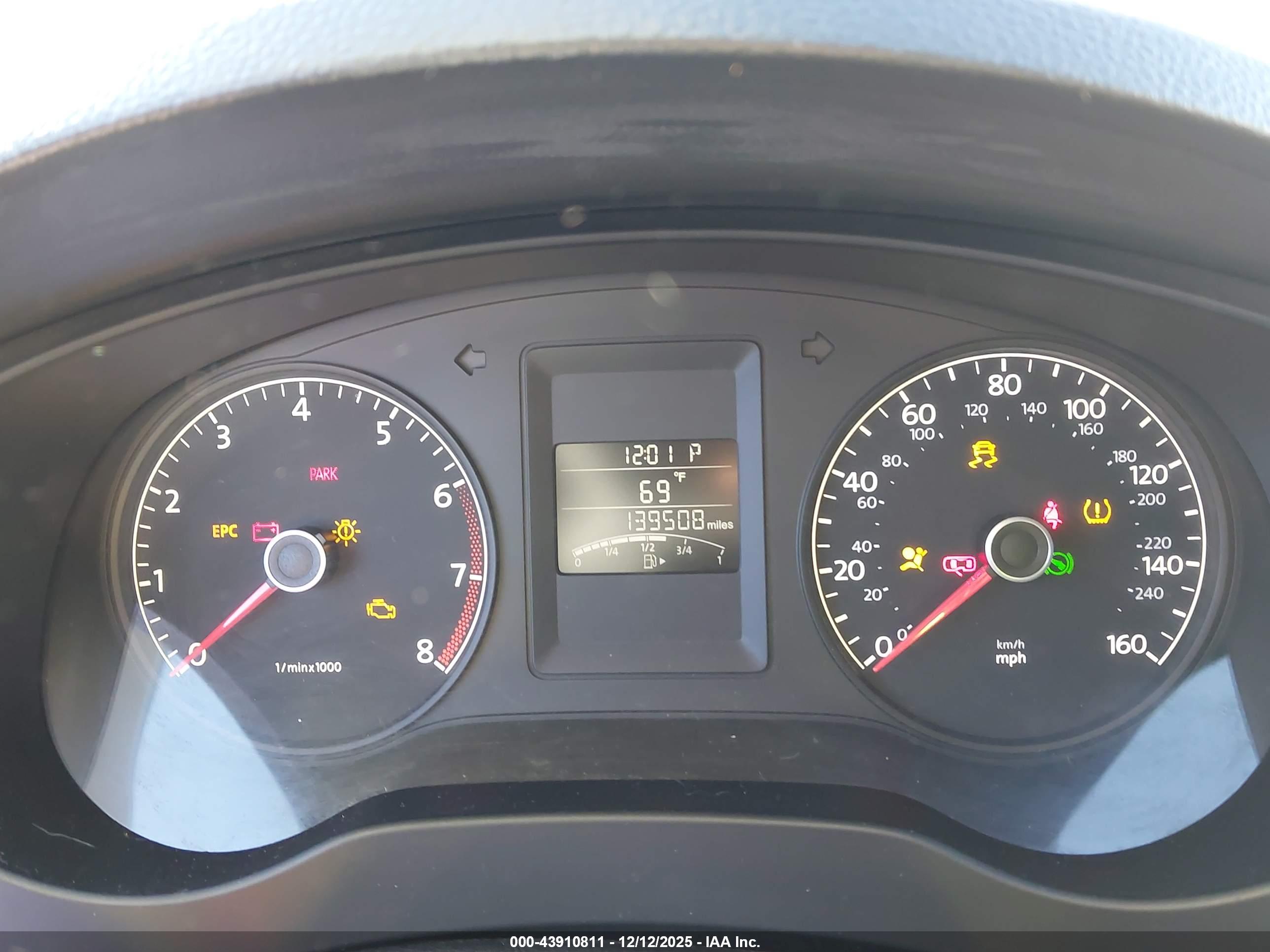 VOLKSWAGEN JETTA image 7