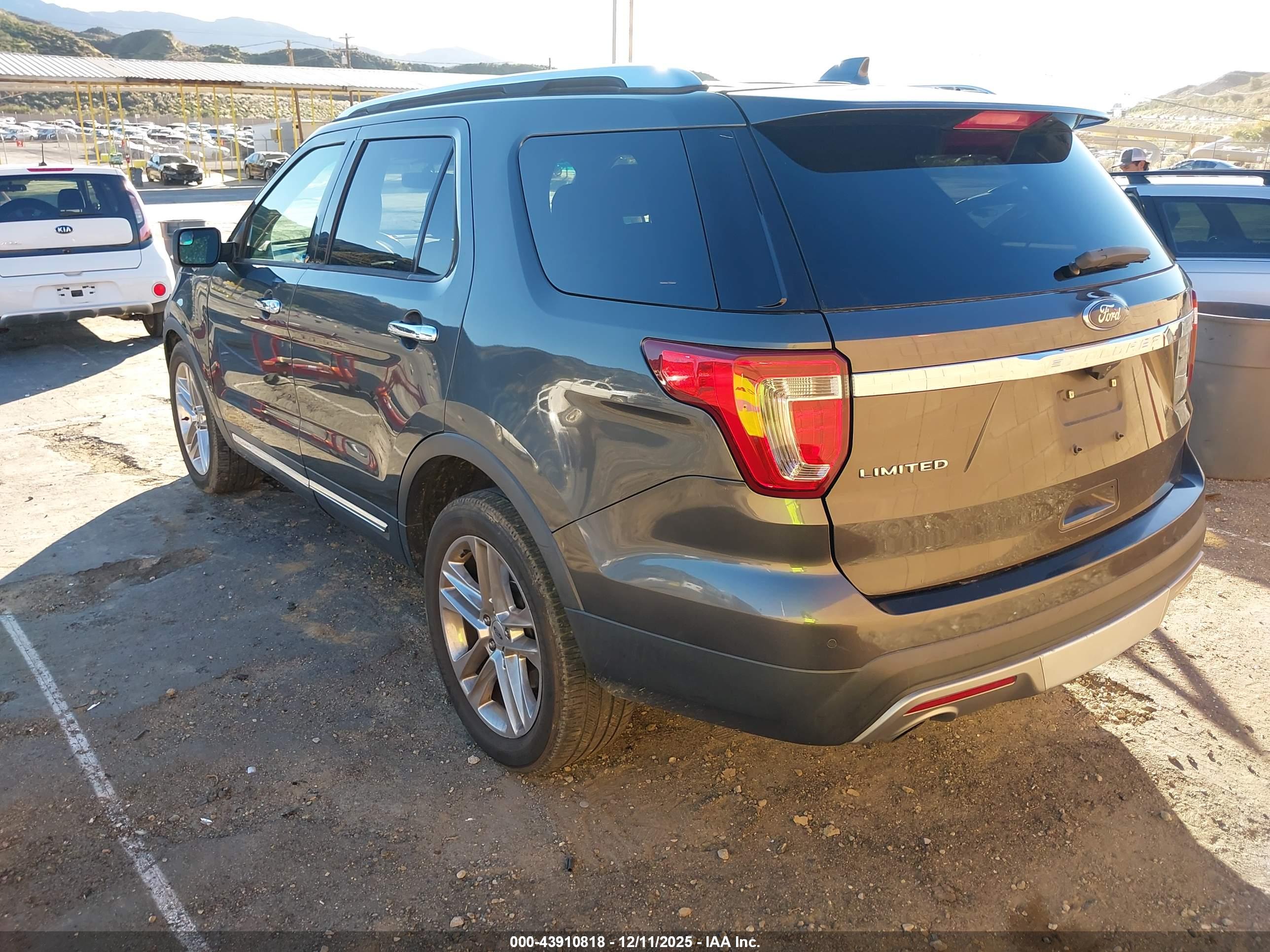 FORD EXPLORER image 3