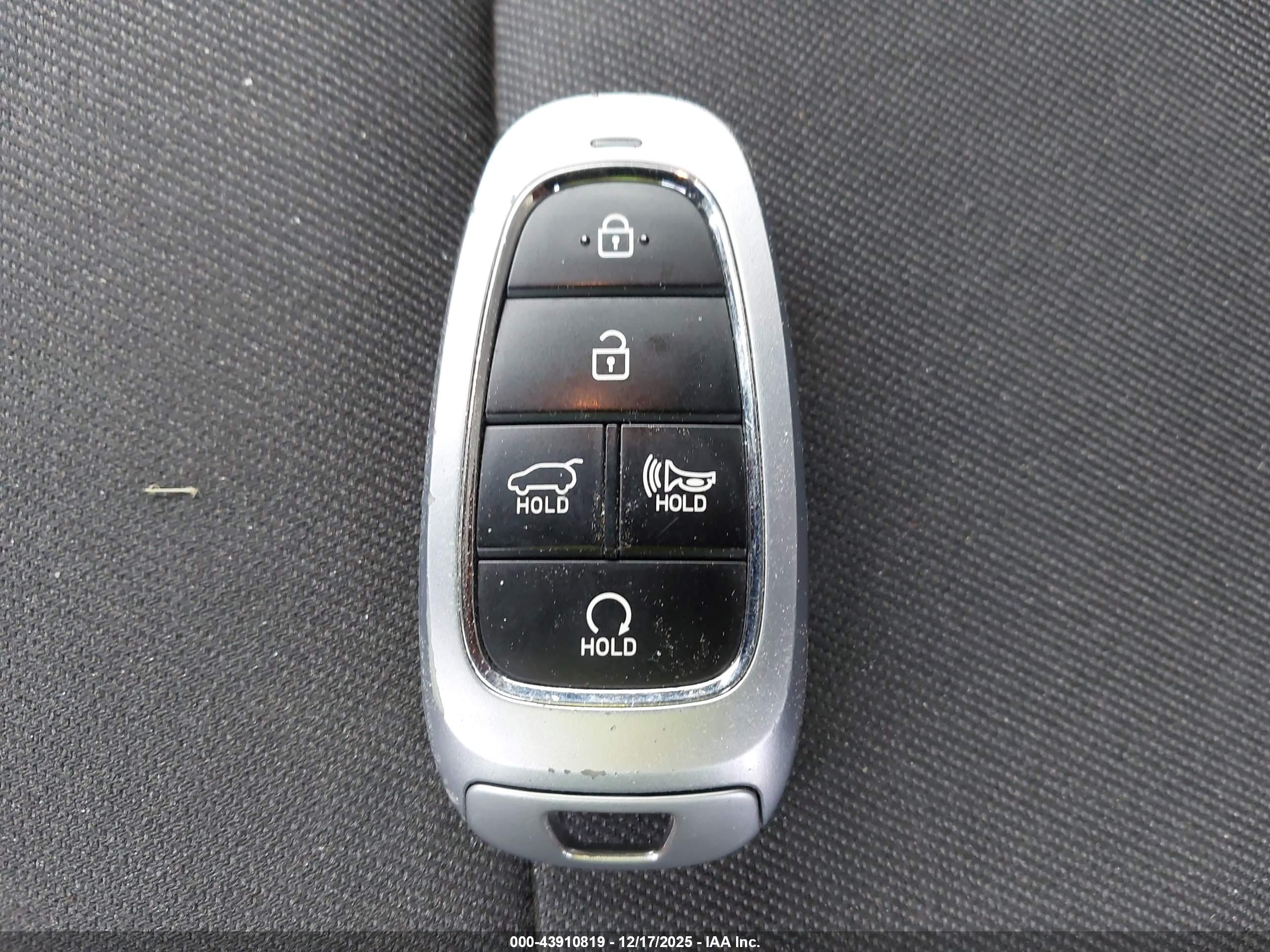 HYUNDAI TUCSON image 11