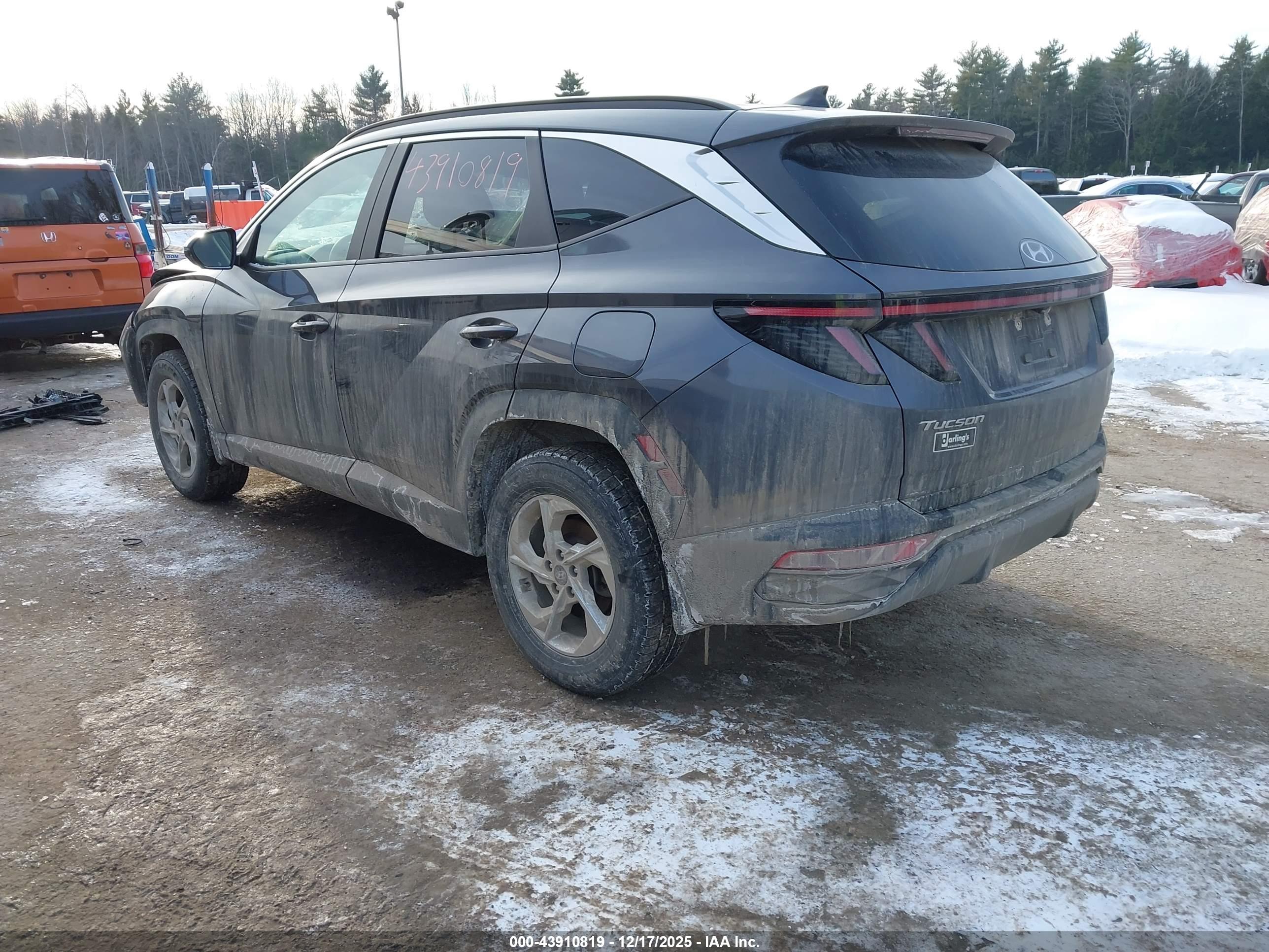 HYUNDAI TUCSON image 3