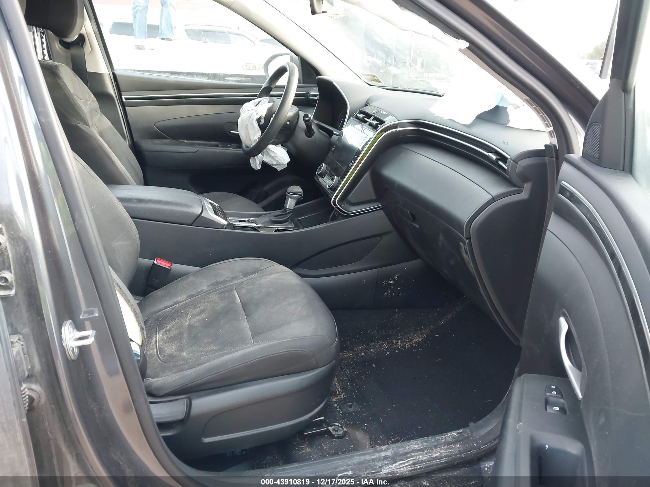 HYUNDAI TUCSON image 5