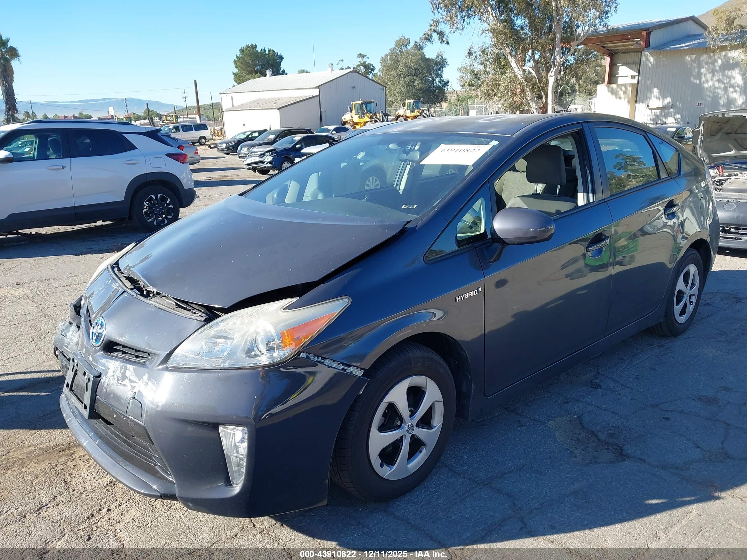 TOYOTA PRIUS image 2