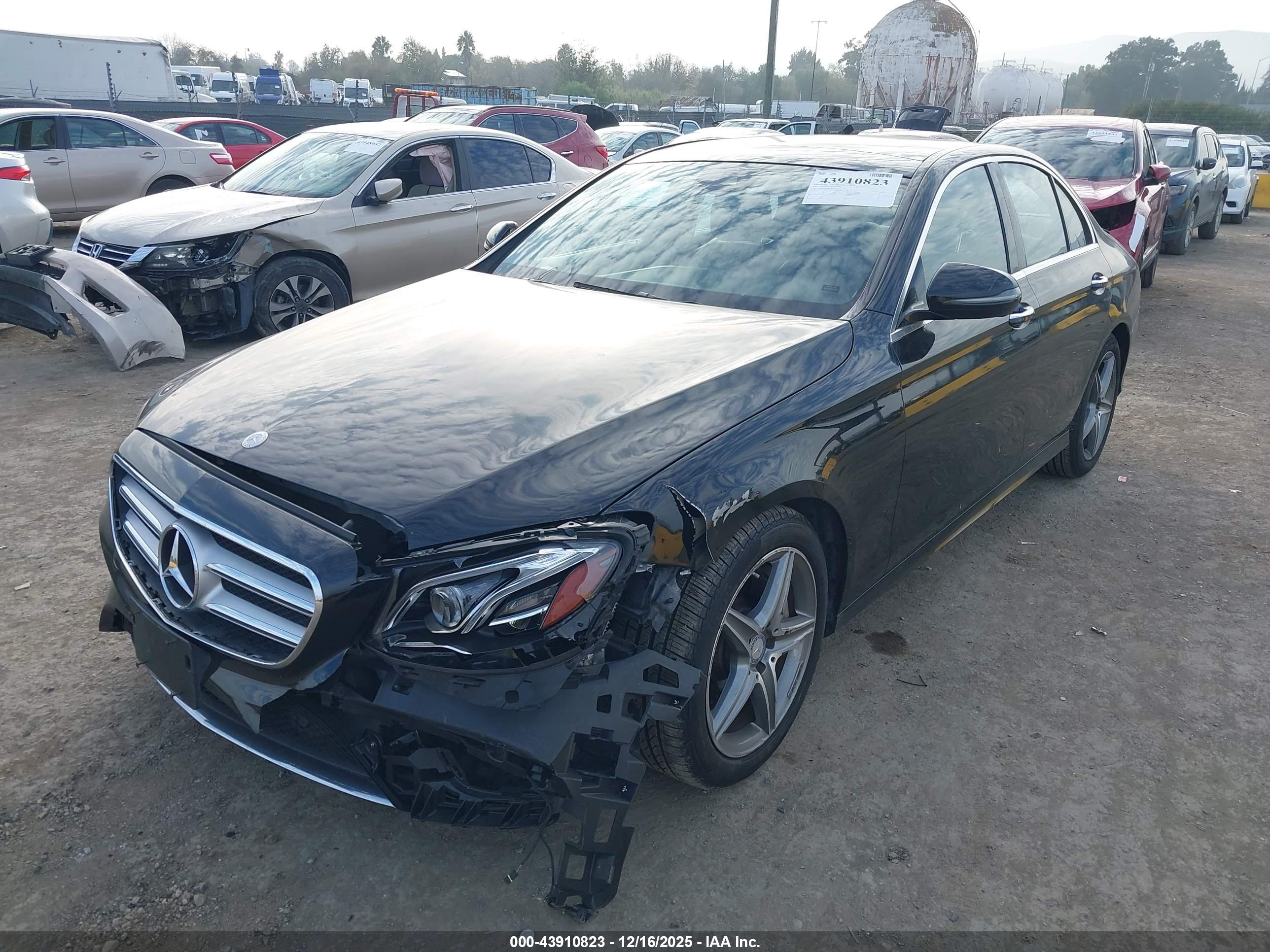MERCEDES-BENZ E image 2
