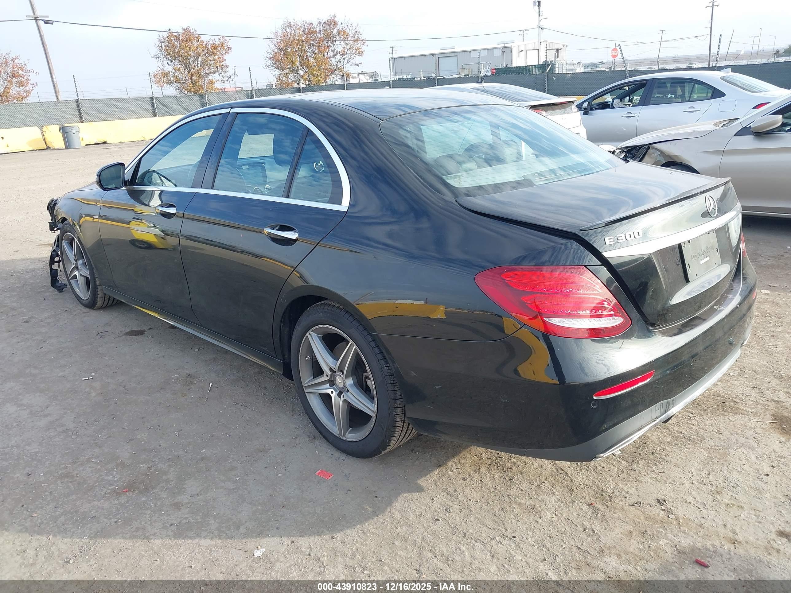 MERCEDES-BENZ E image 3