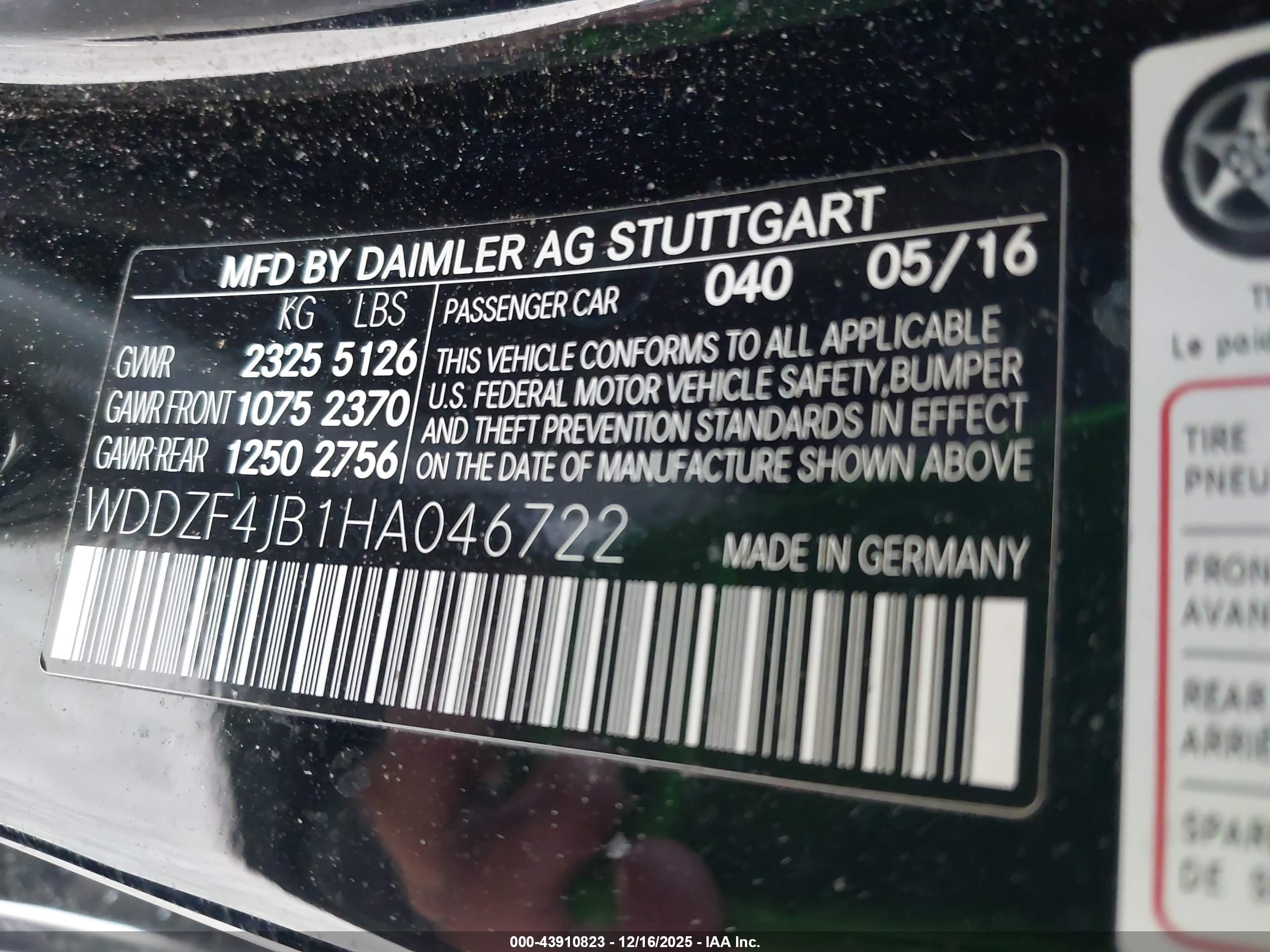 MERCEDES-BENZ E image 9
