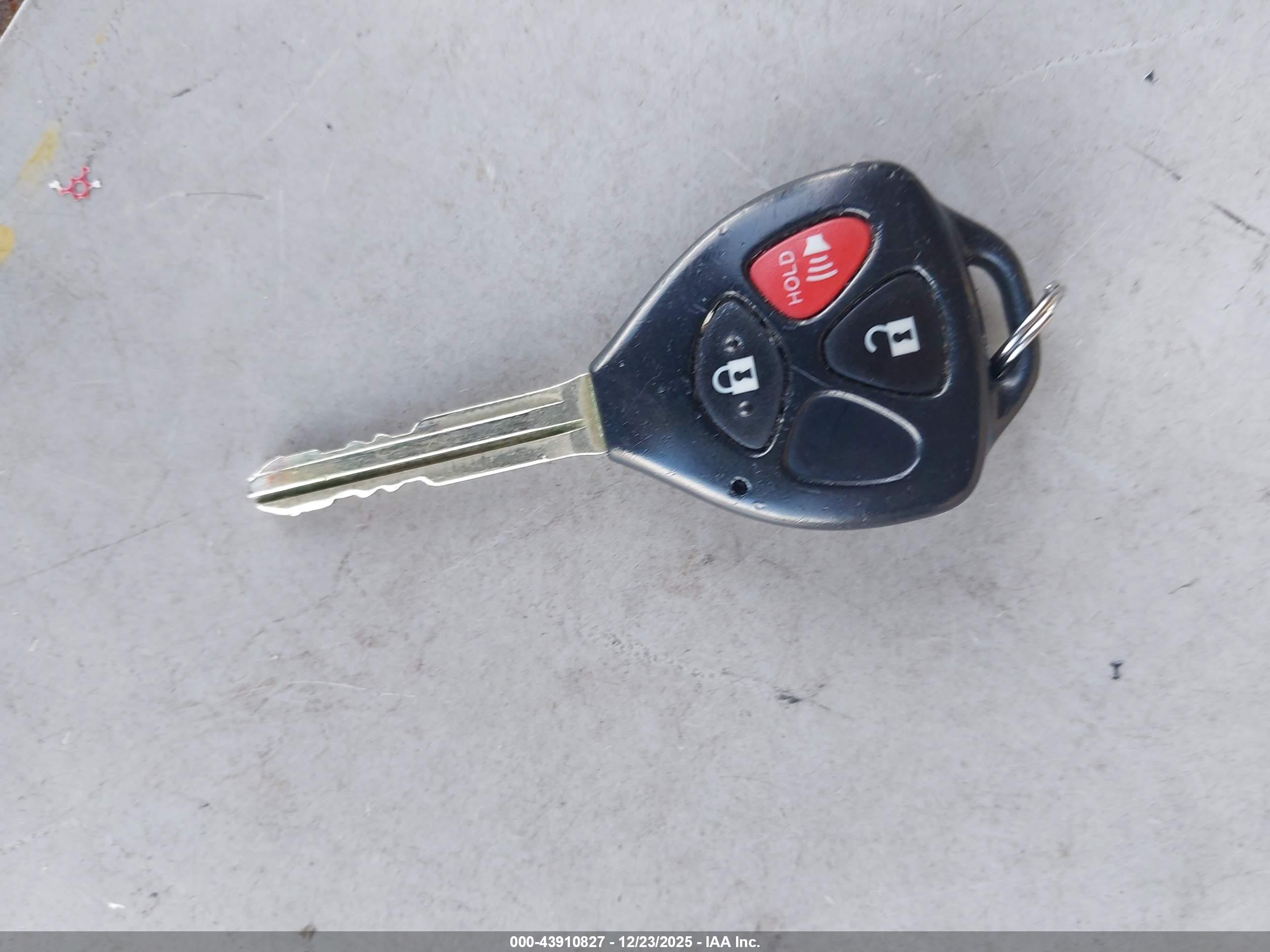 TOYOTA RAV4 image 11