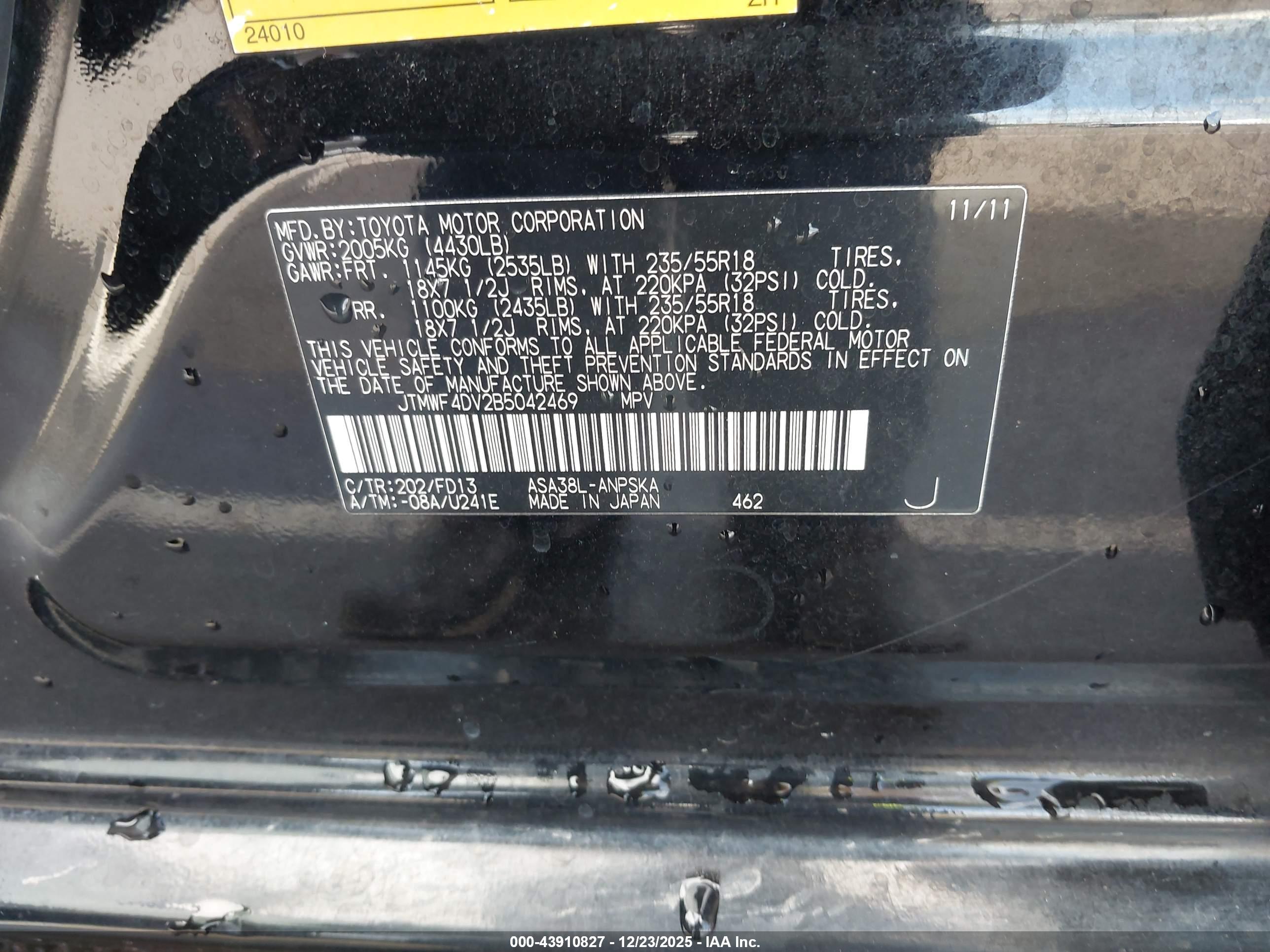 TOYOTA RAV4 image 9