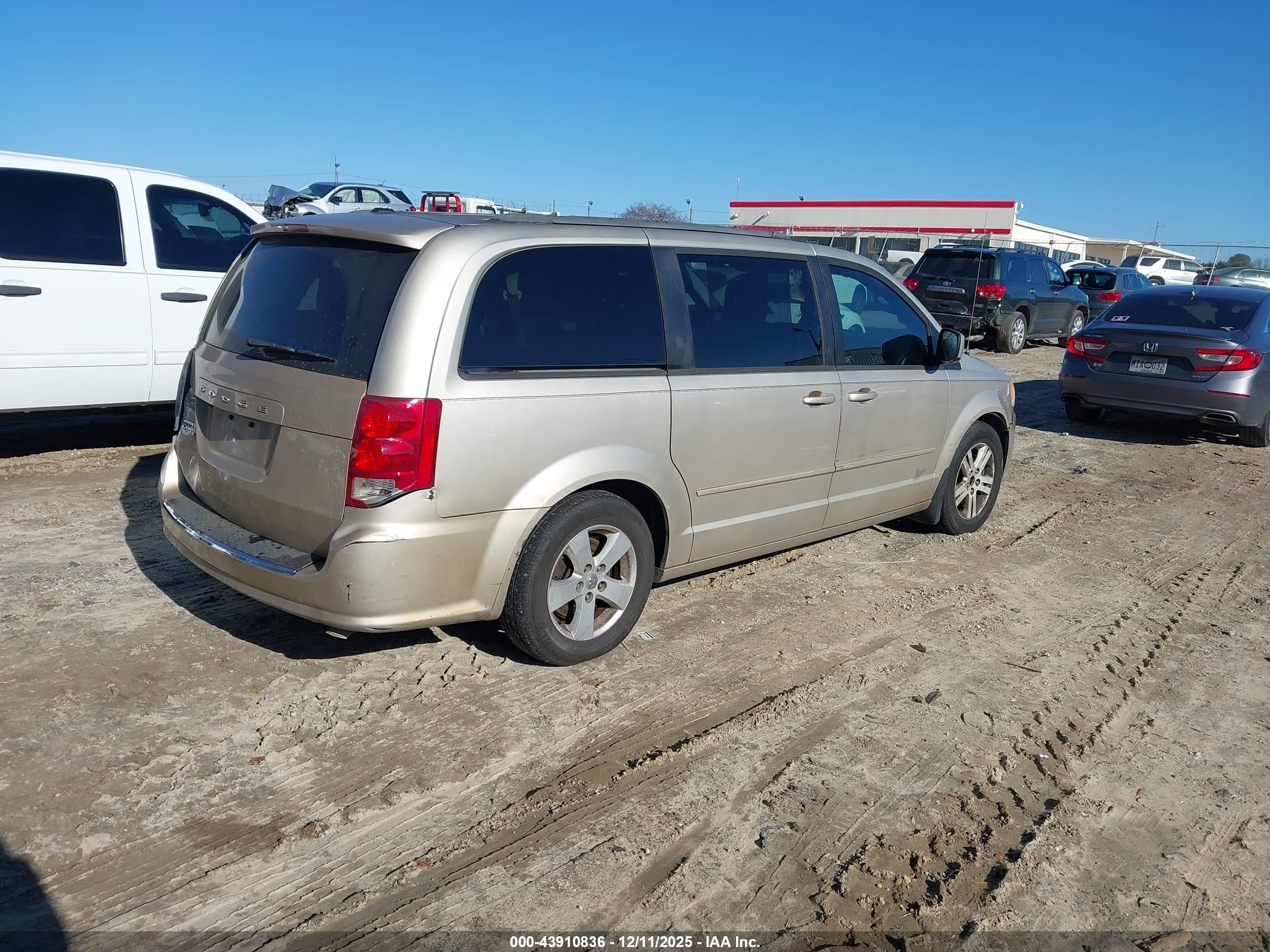 DODGE GRAND image 4