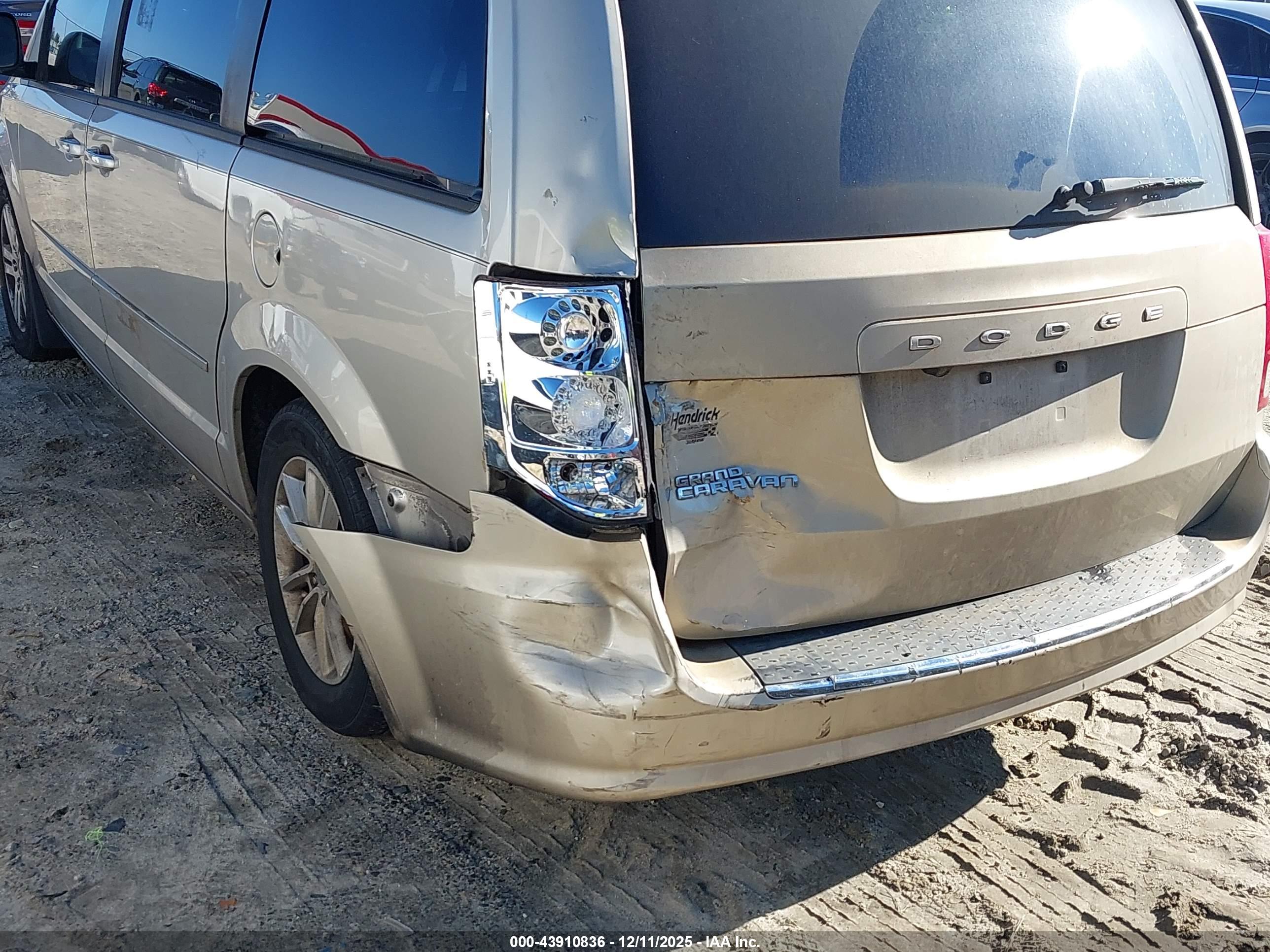 DODGE GRAND image 6