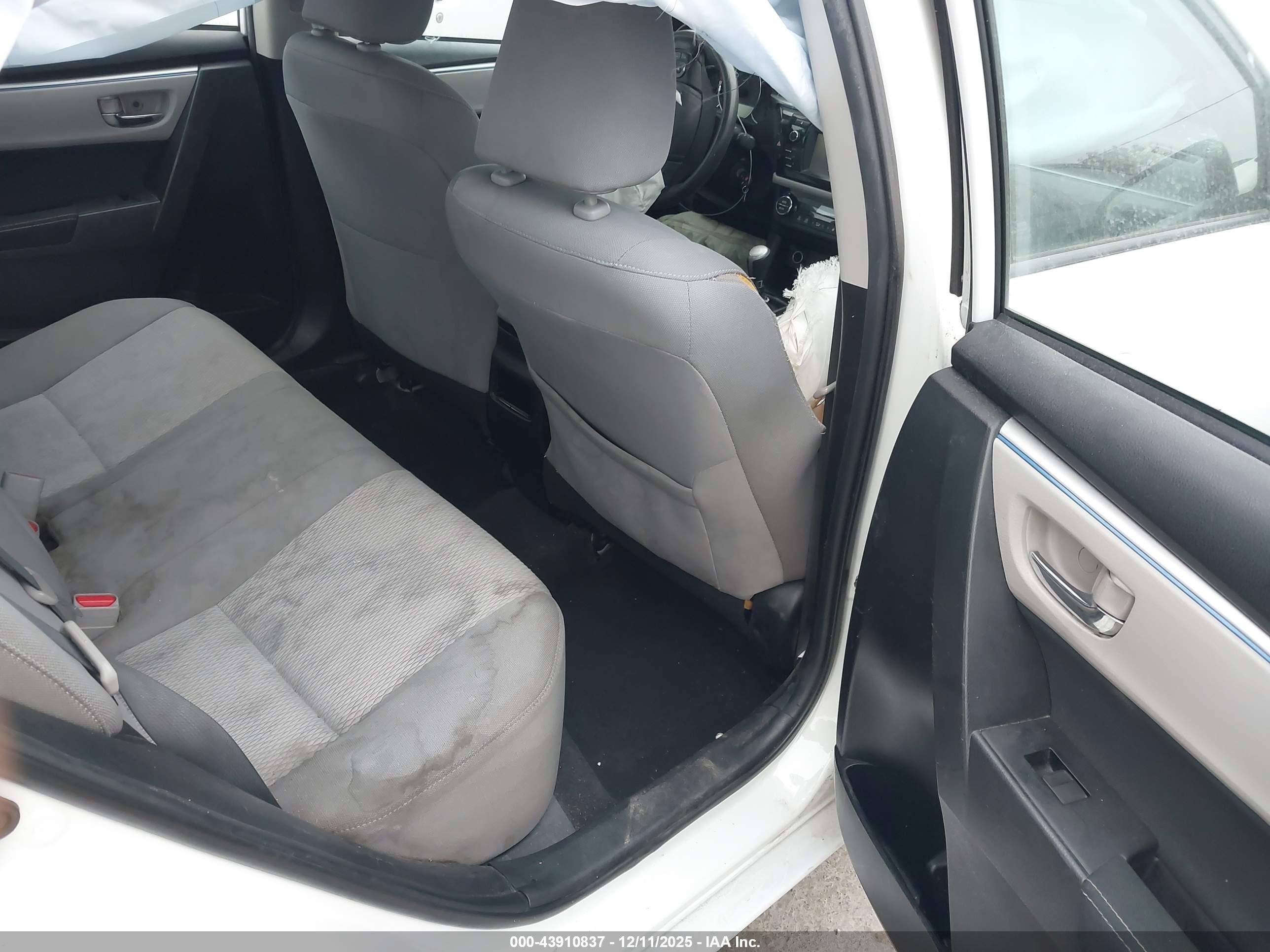 TOYOTA COROLLA image 8