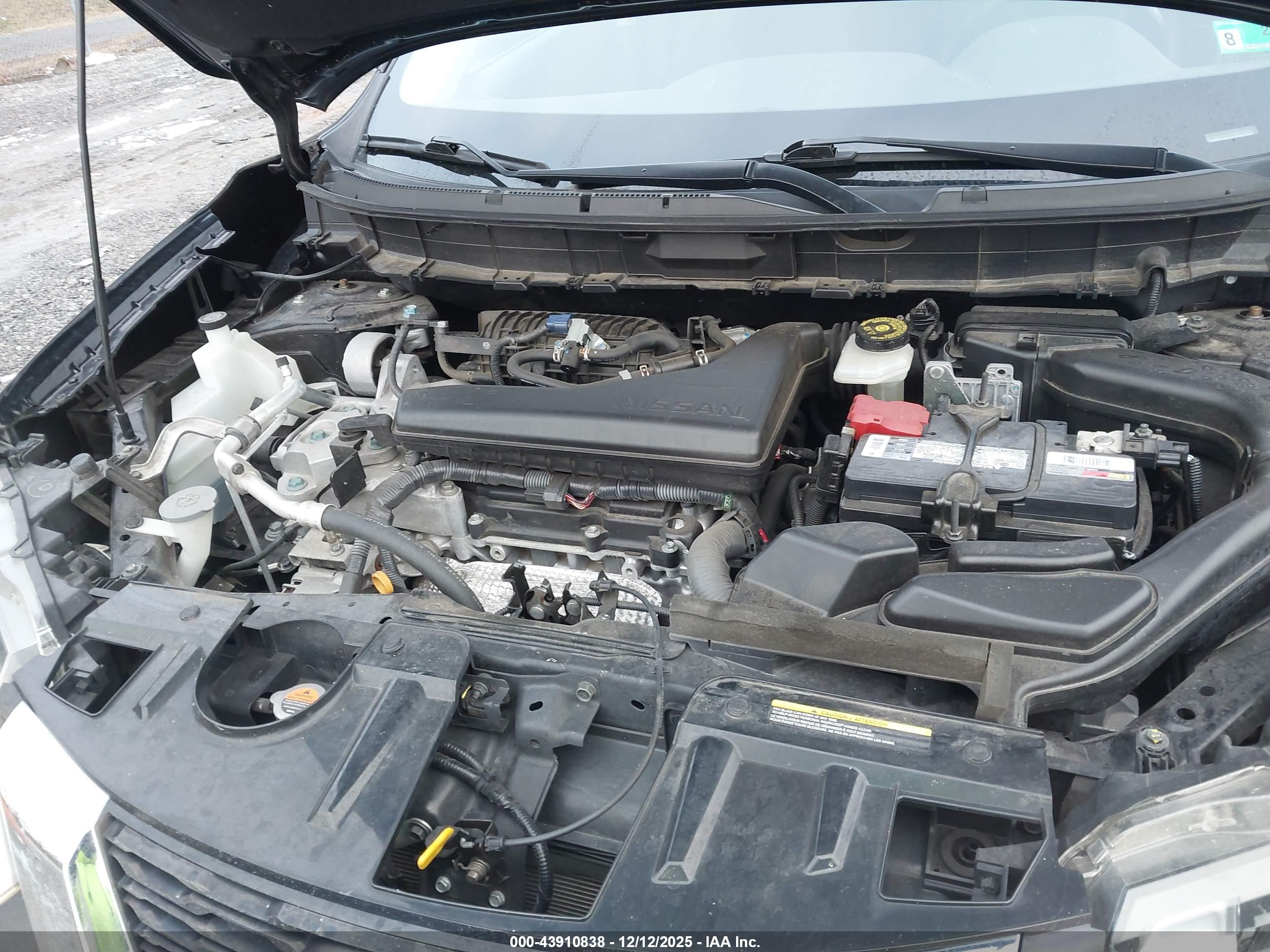 NISSAN ROGUE image 10