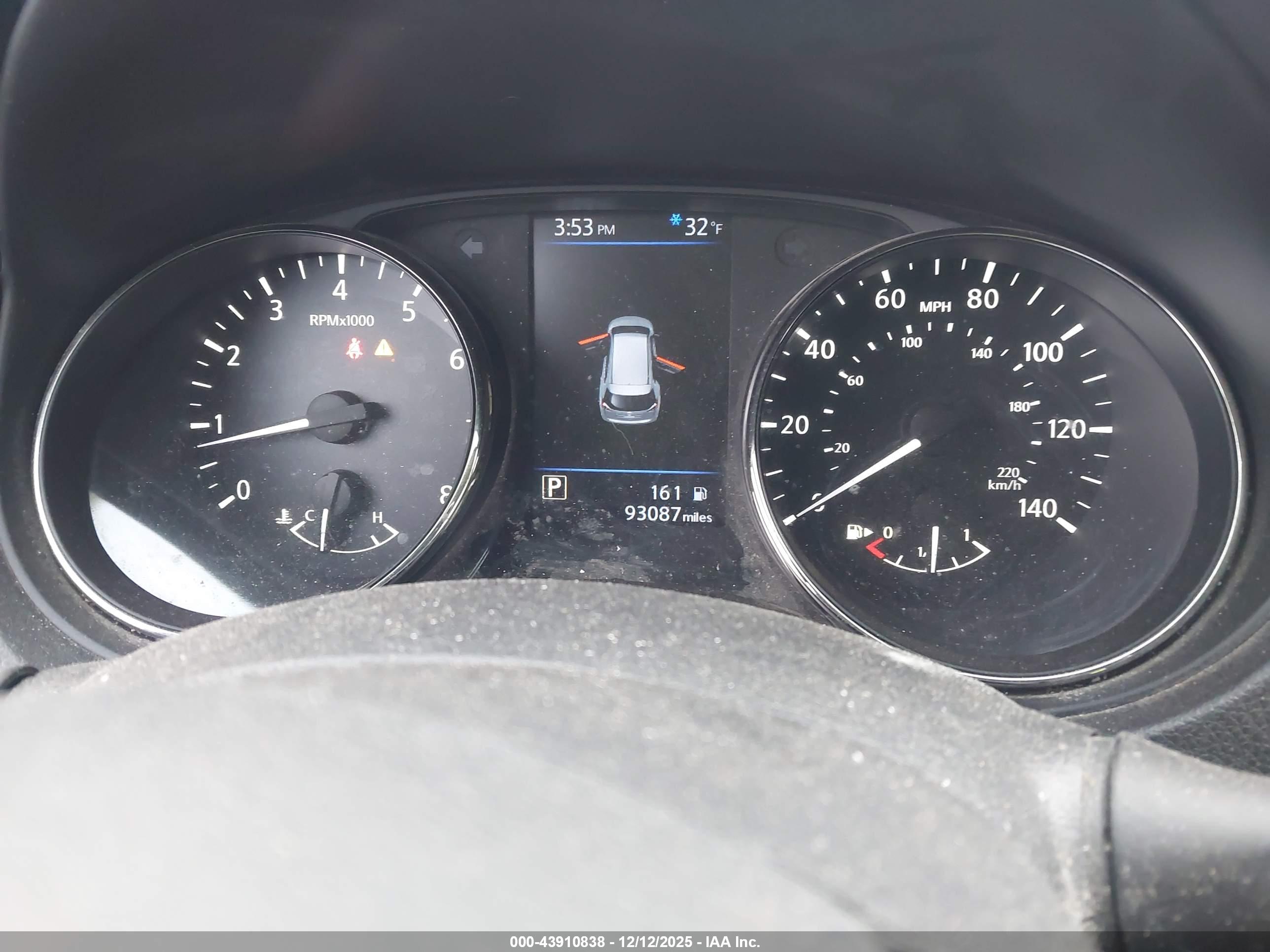NISSAN ROGUE image 7