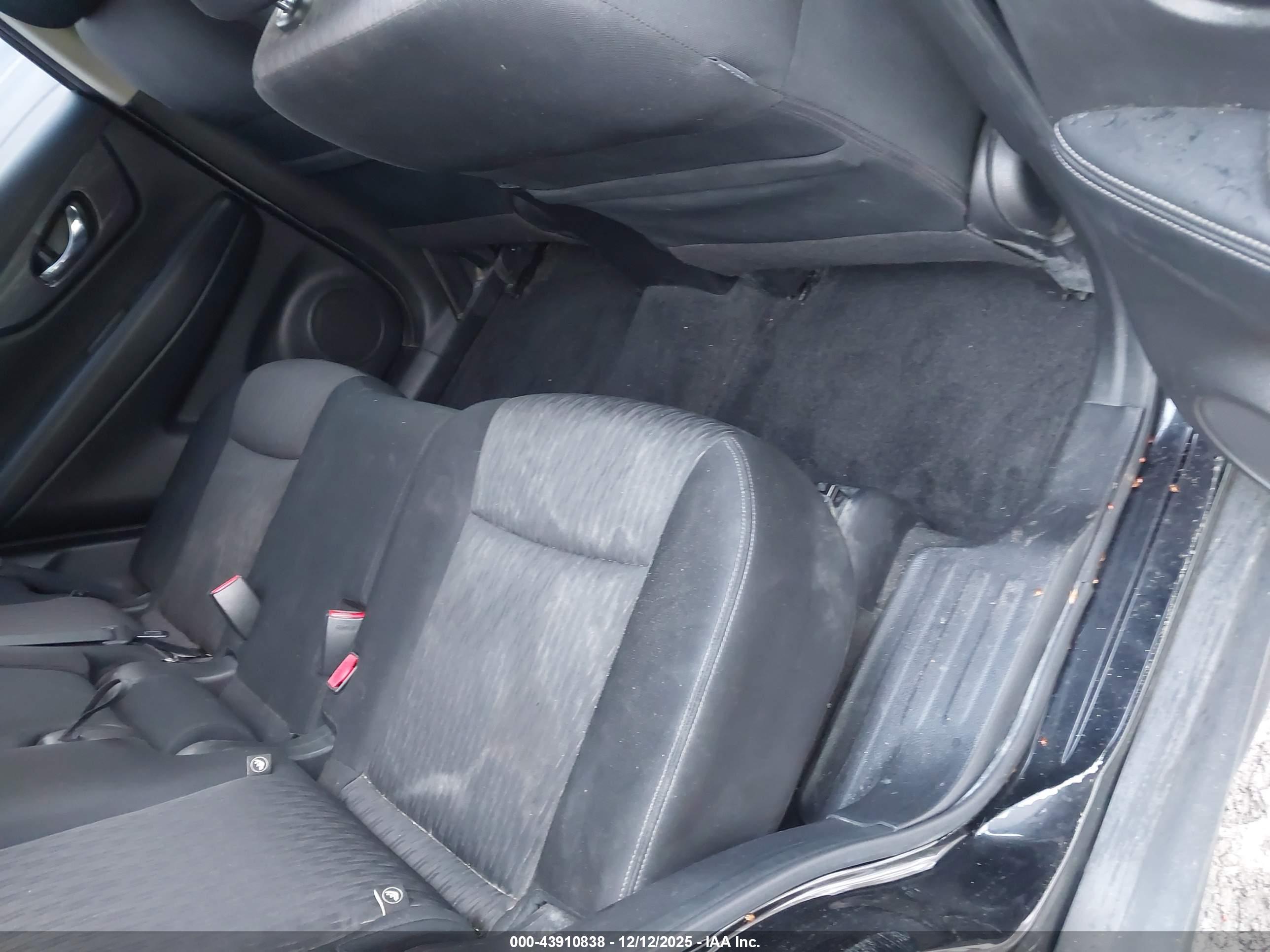 NISSAN ROGUE image 8