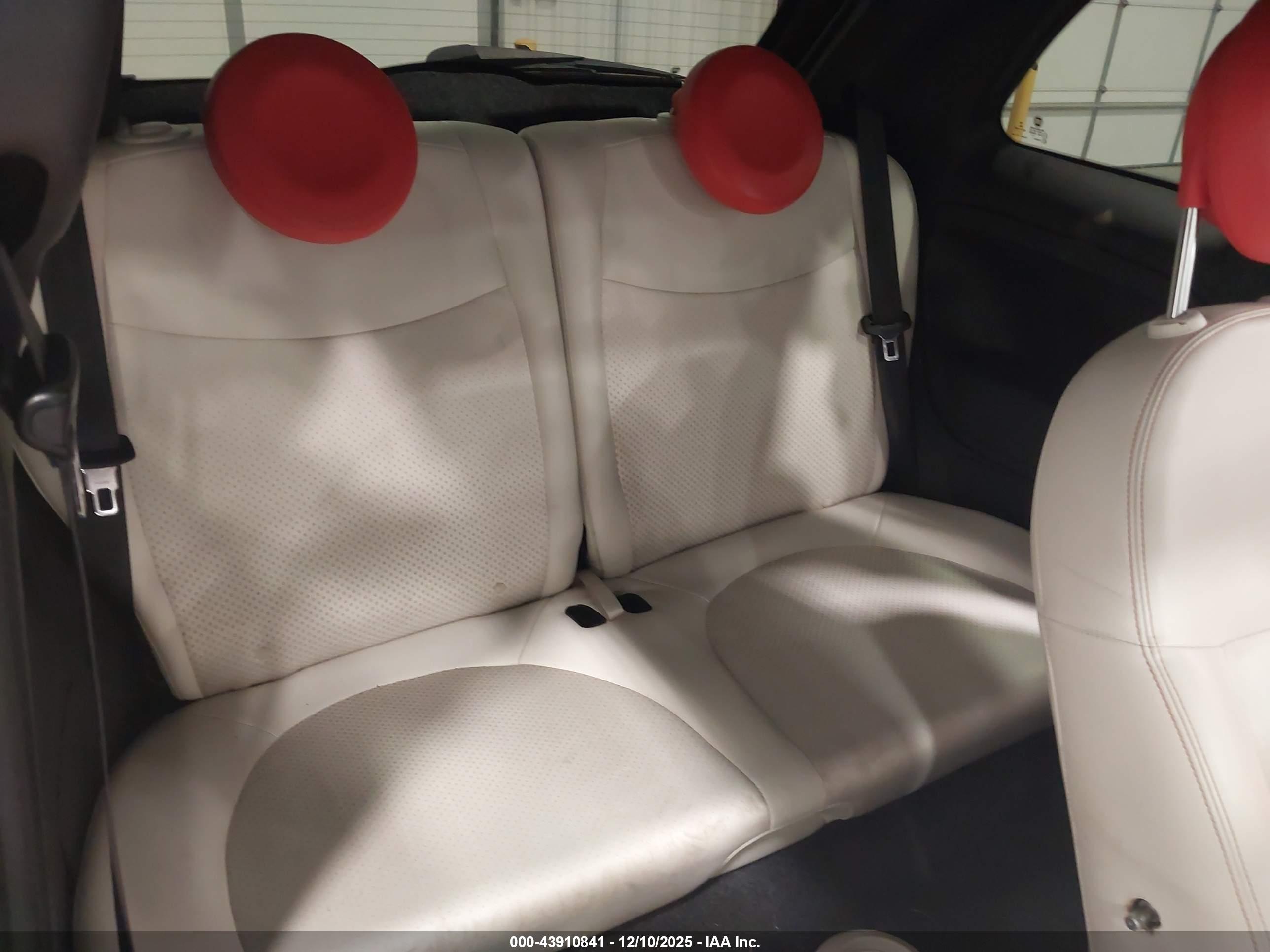 FIAT 500E image 8