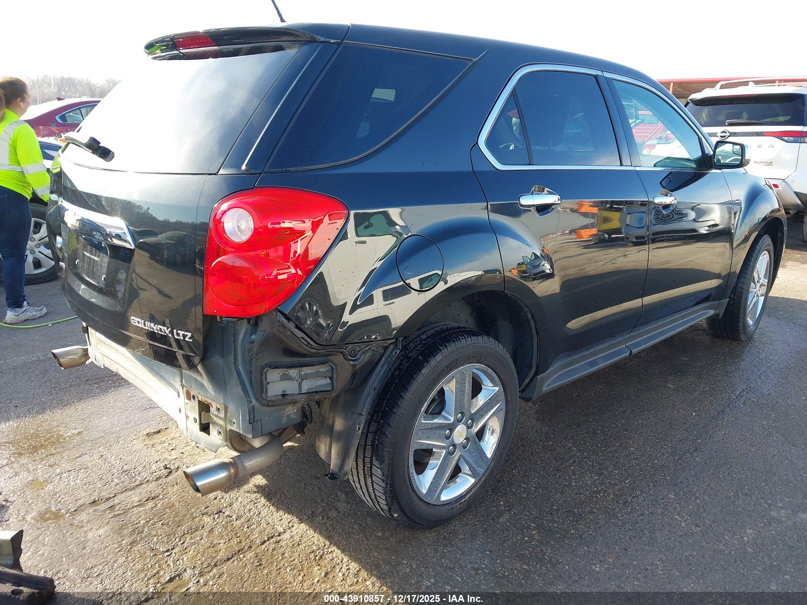 CHEVROLET EQUINOX image 4