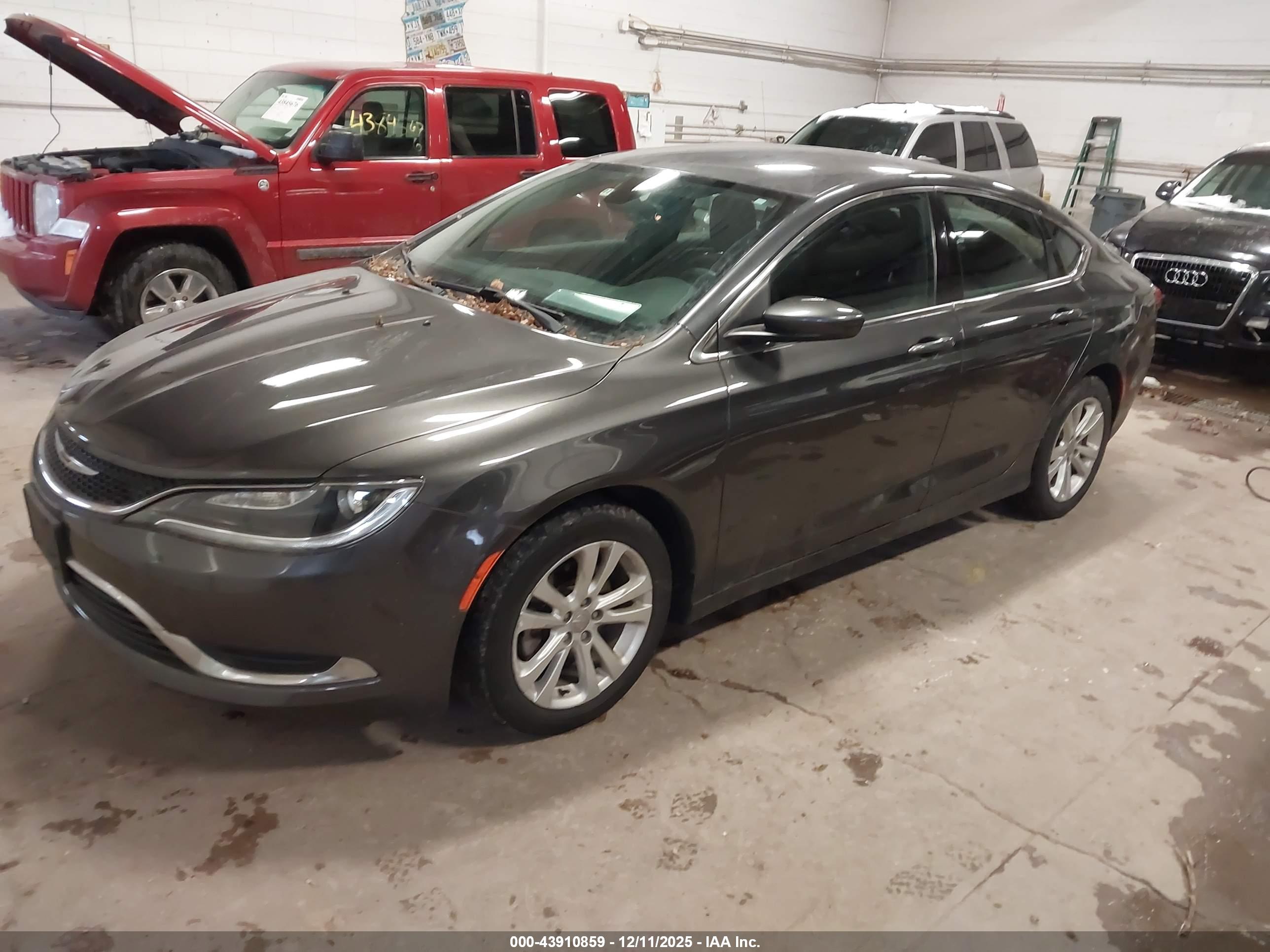CHRYSLER 200 image 2