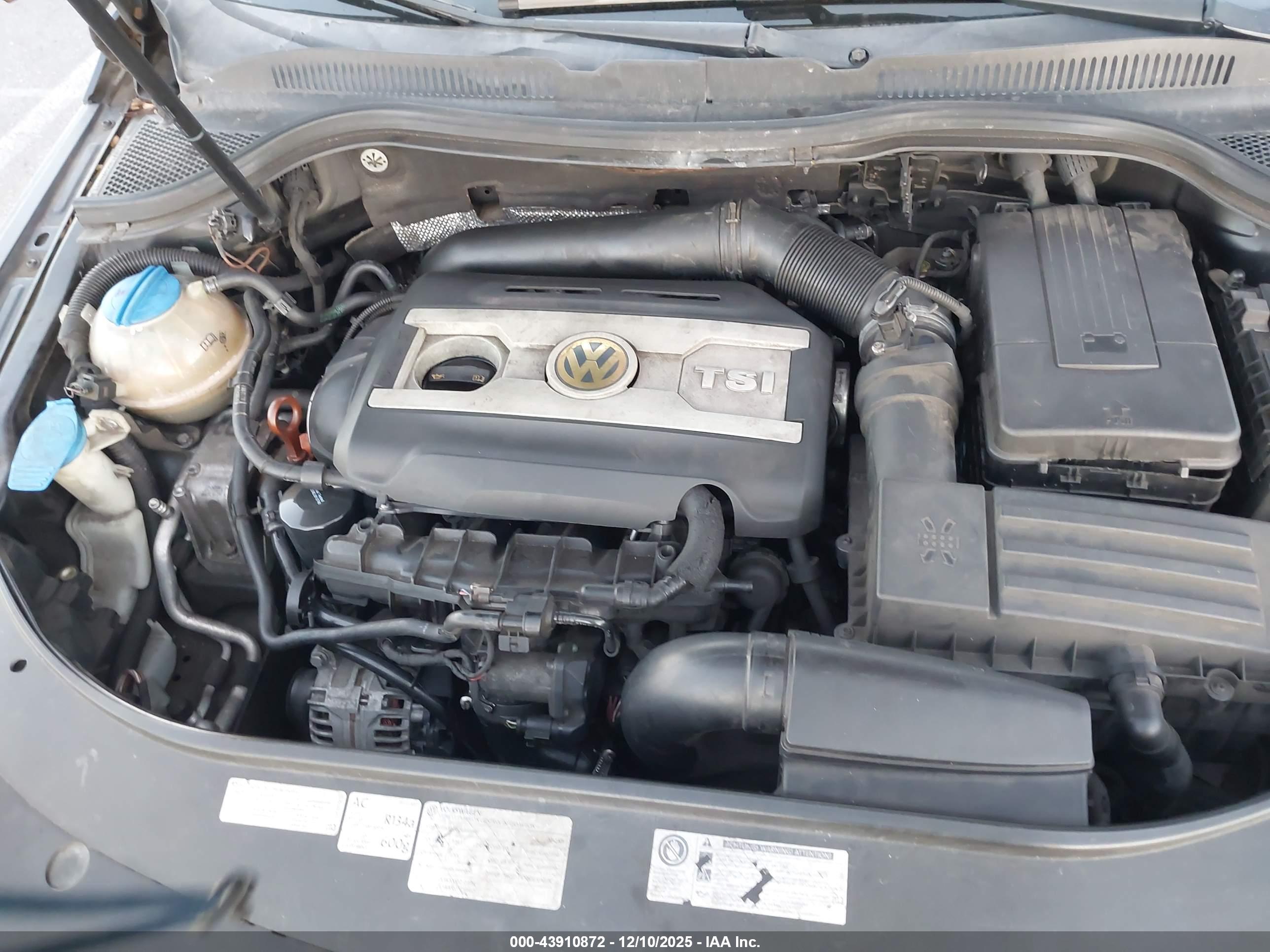 VOLKSWAGEN CC image 10