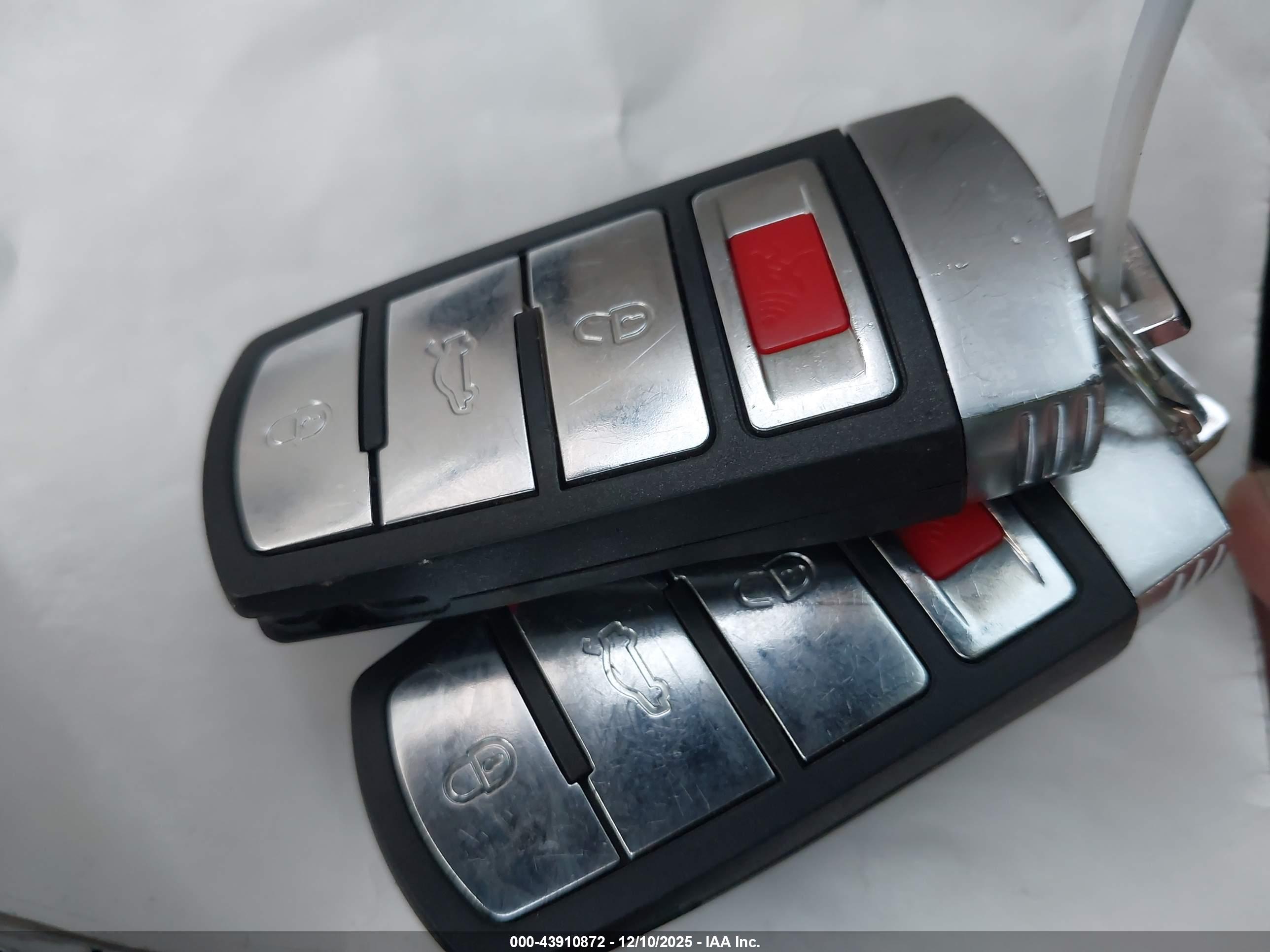 VOLKSWAGEN CC image 11