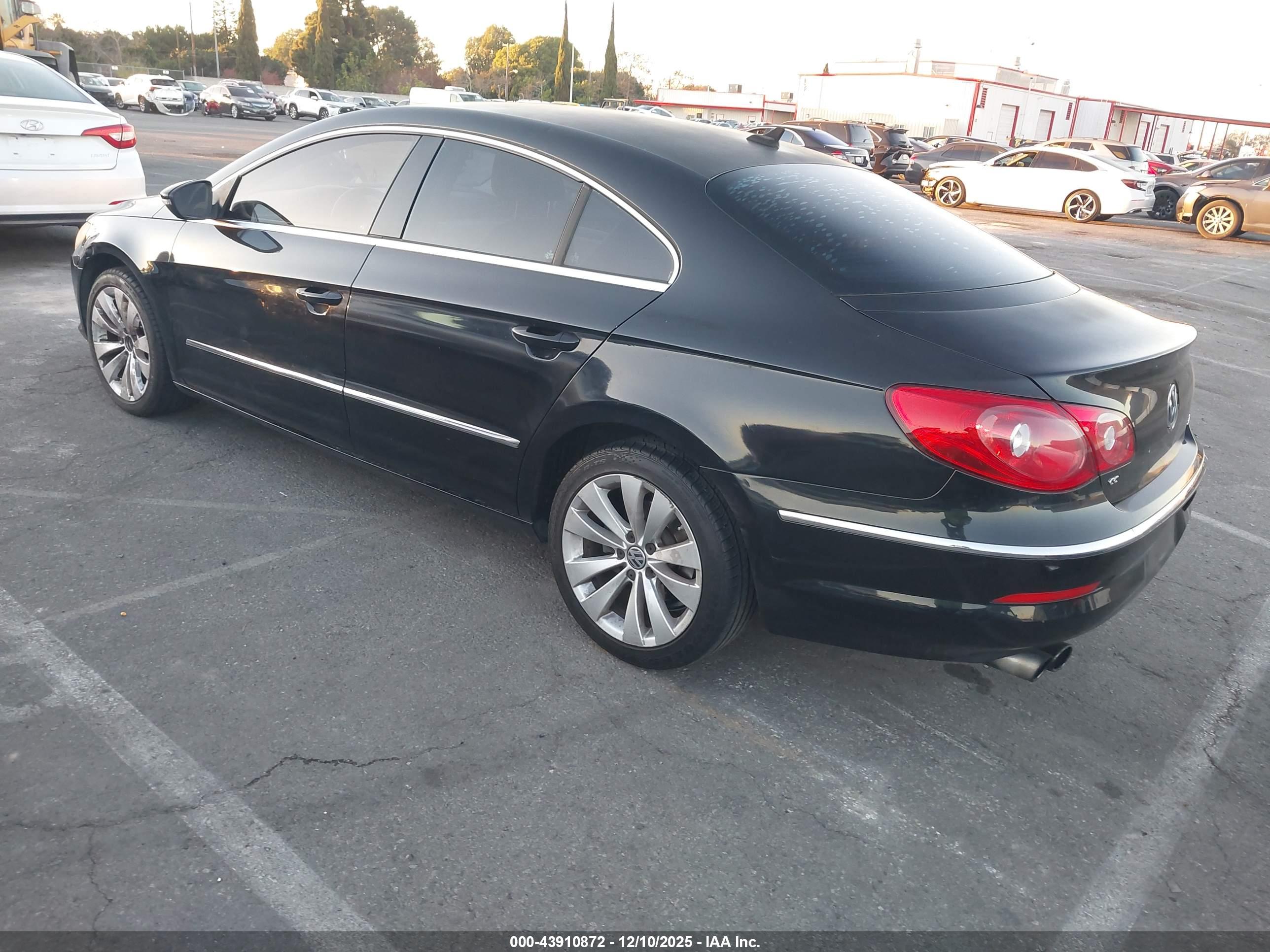 VOLKSWAGEN CC image 3