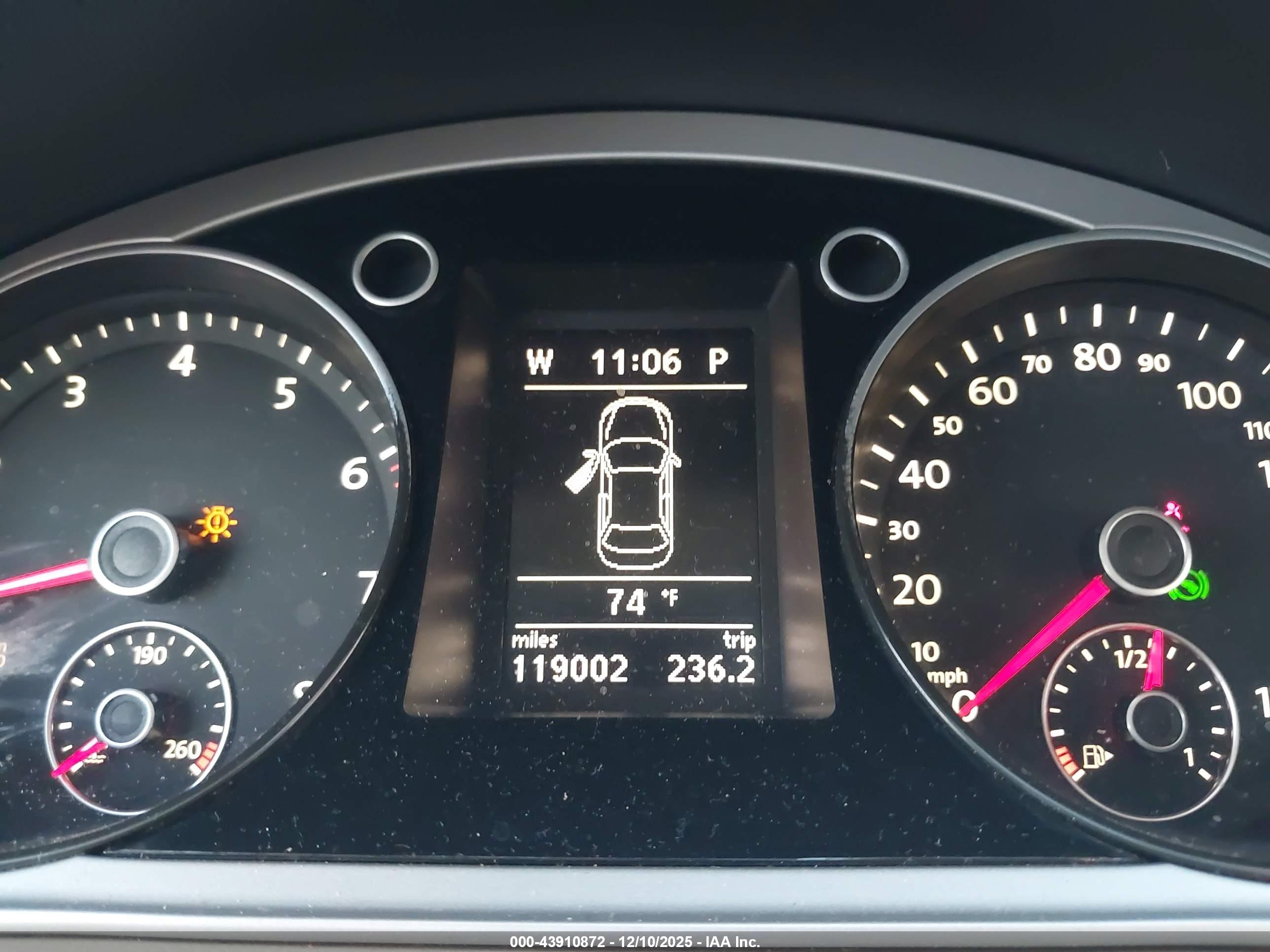 VOLKSWAGEN CC image 7