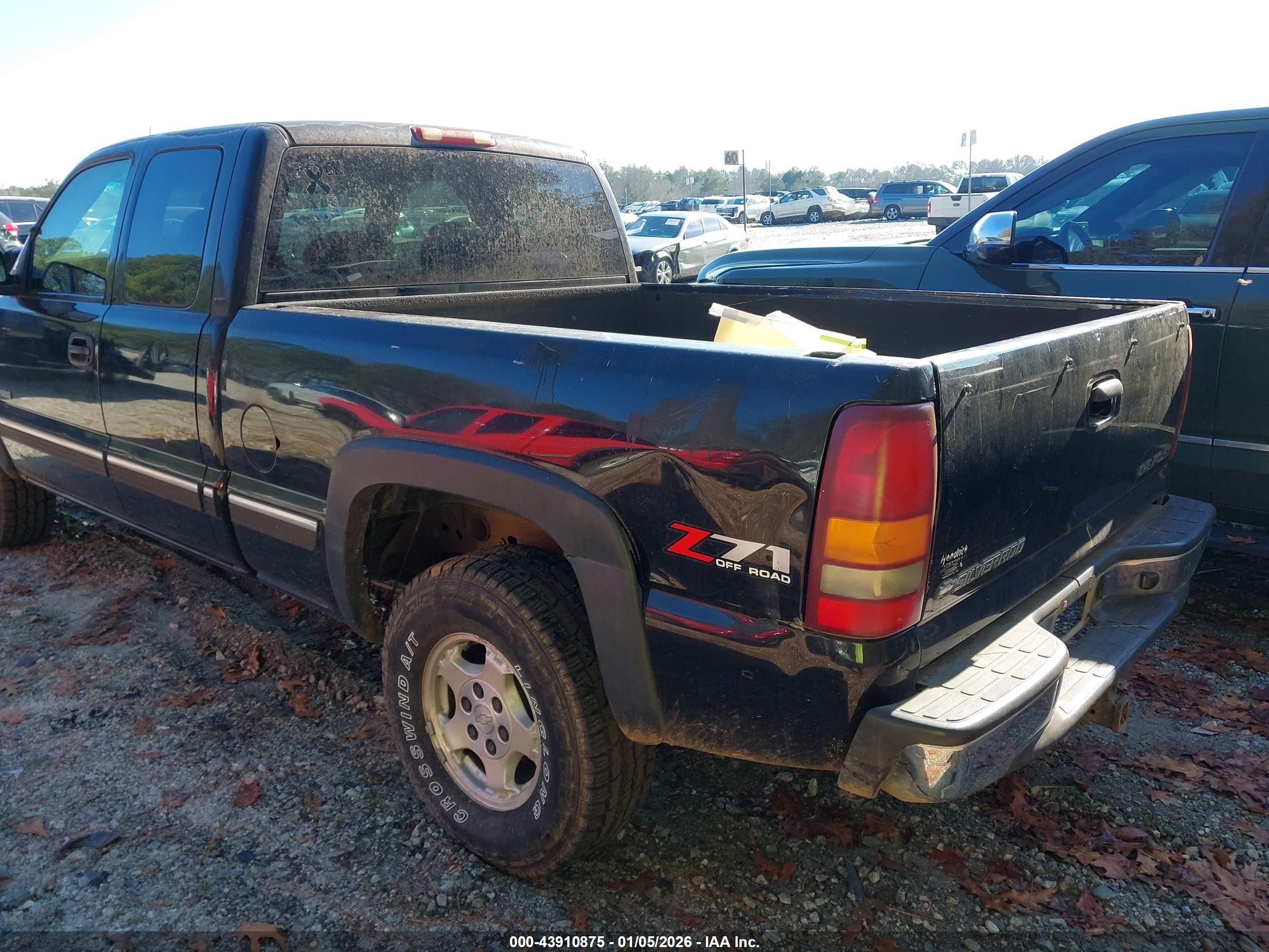 CHEVROLET SILVERADO image 6