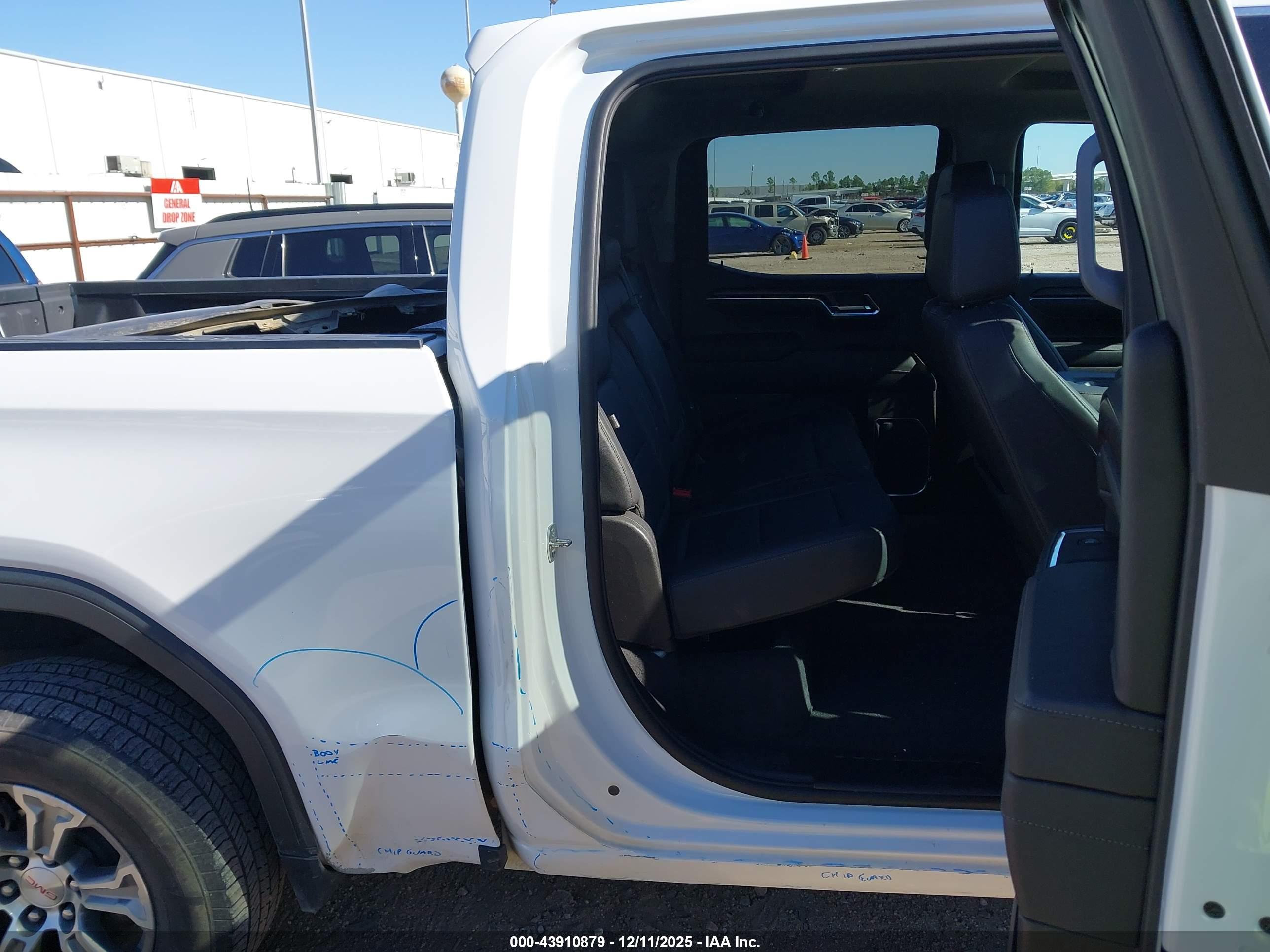 GMC SIERRA image 8