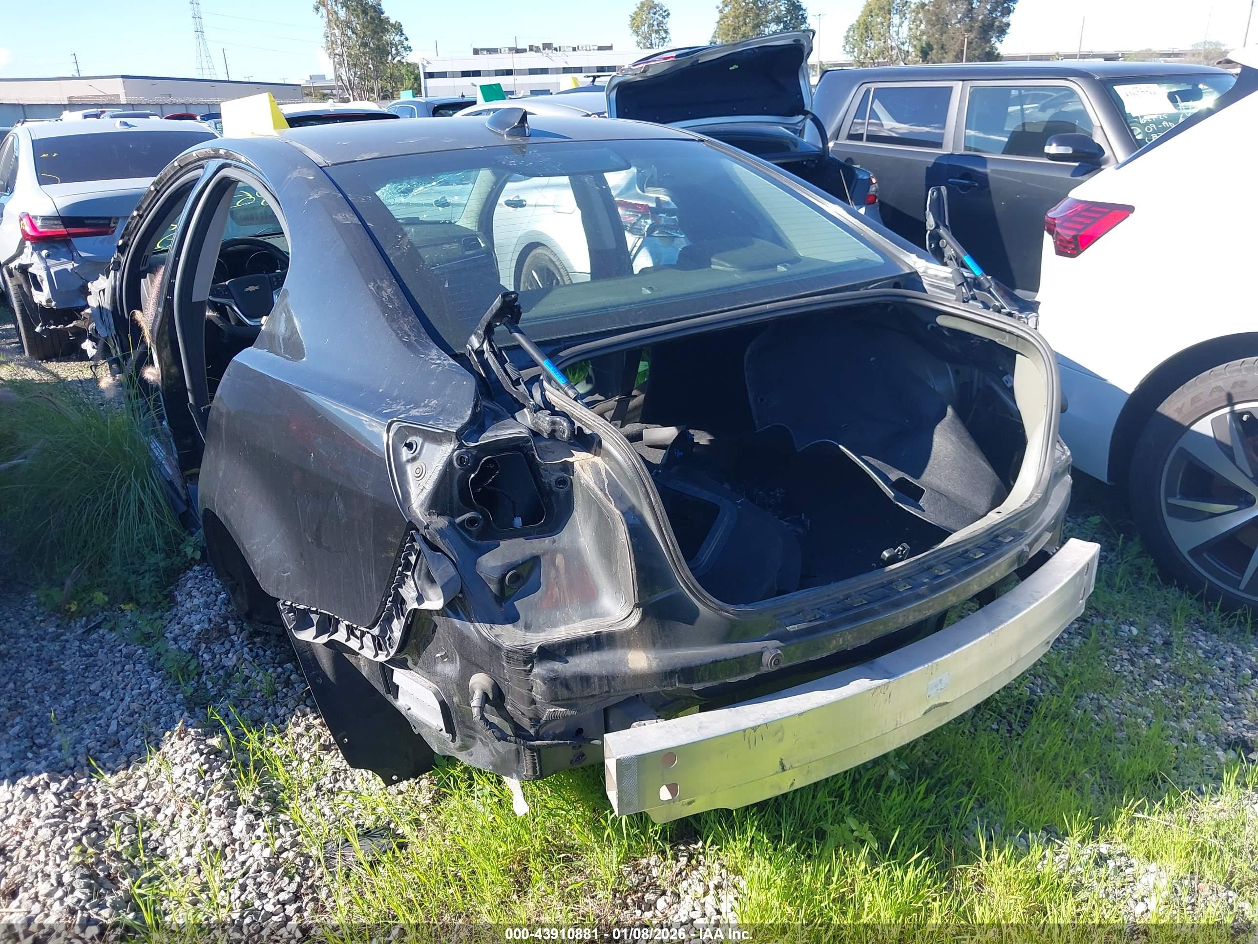 CHEVROLET SS image 3